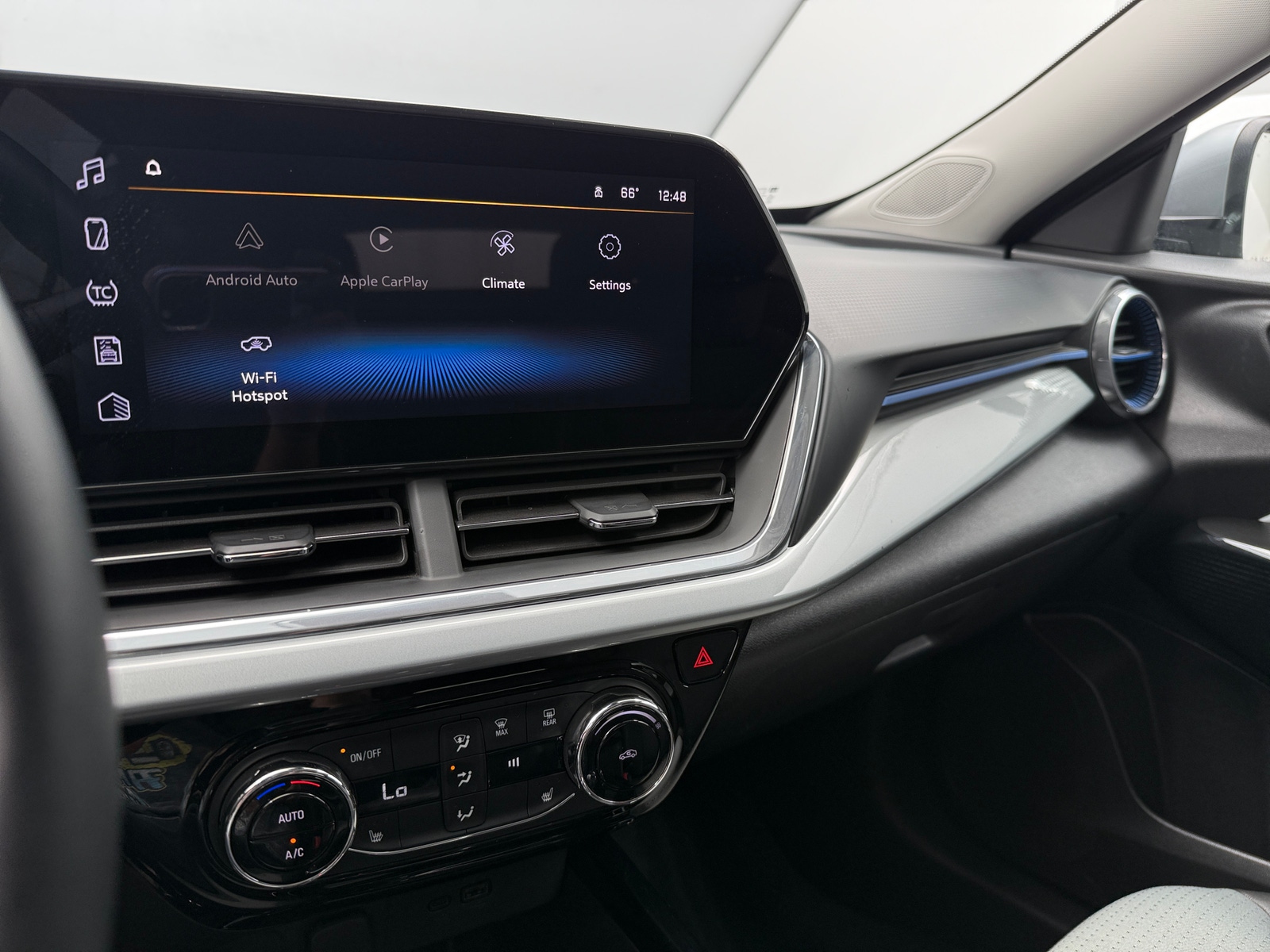 Thumbnail: 2025 Chevrolet Trax - 4