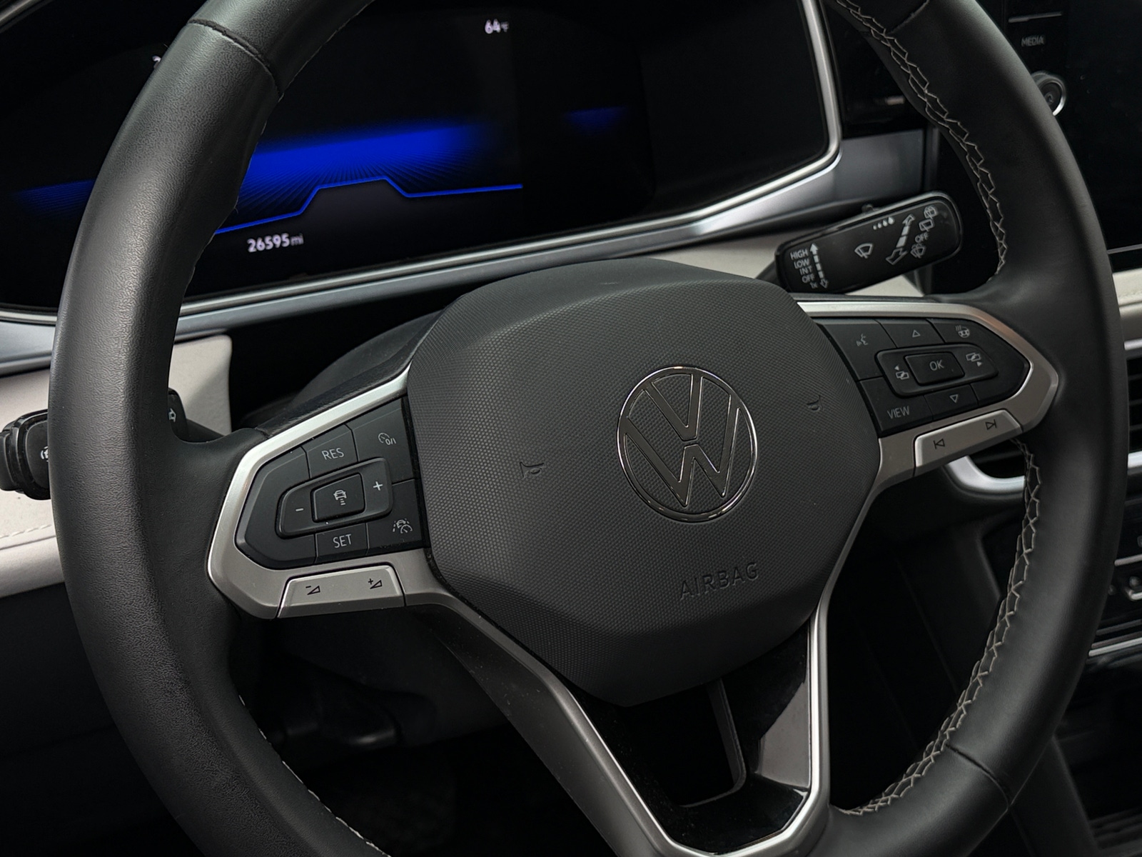 Thumbnail: 2025 Volkswagen Taos - 4