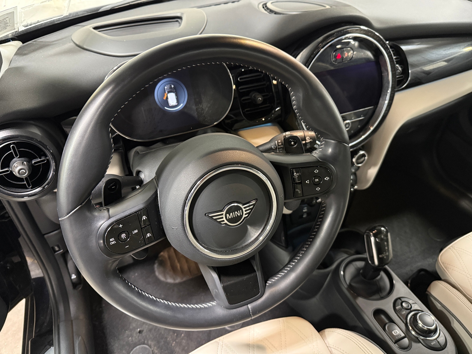 Thumbnail: 2024 MINI Cooper Hardtop - 4