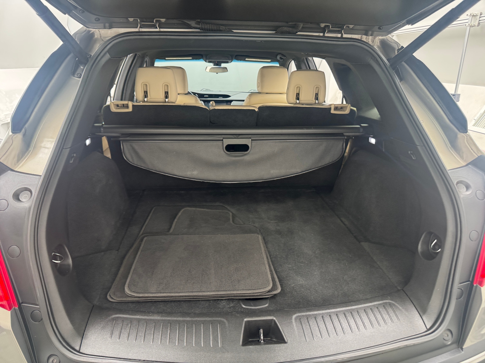 Thumbnail: 2017 Cadillac XT5 - 6