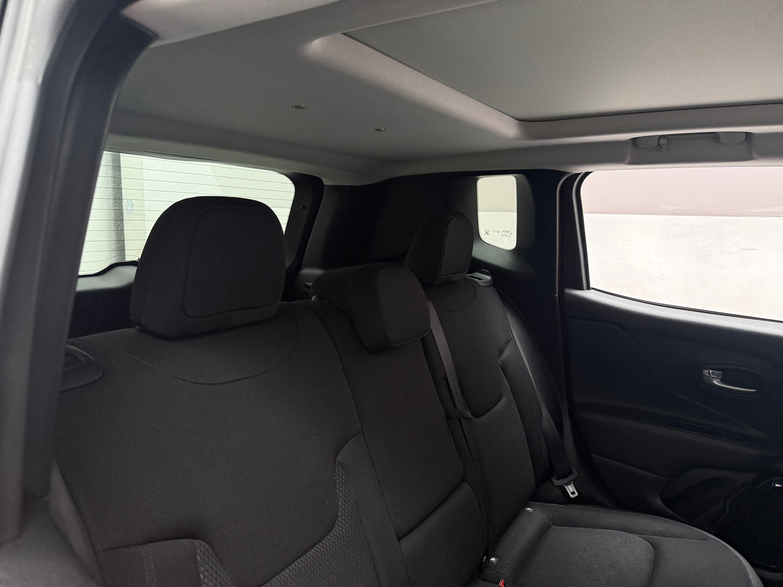 Thumbnail: 2018 Jeep Renegade - 6