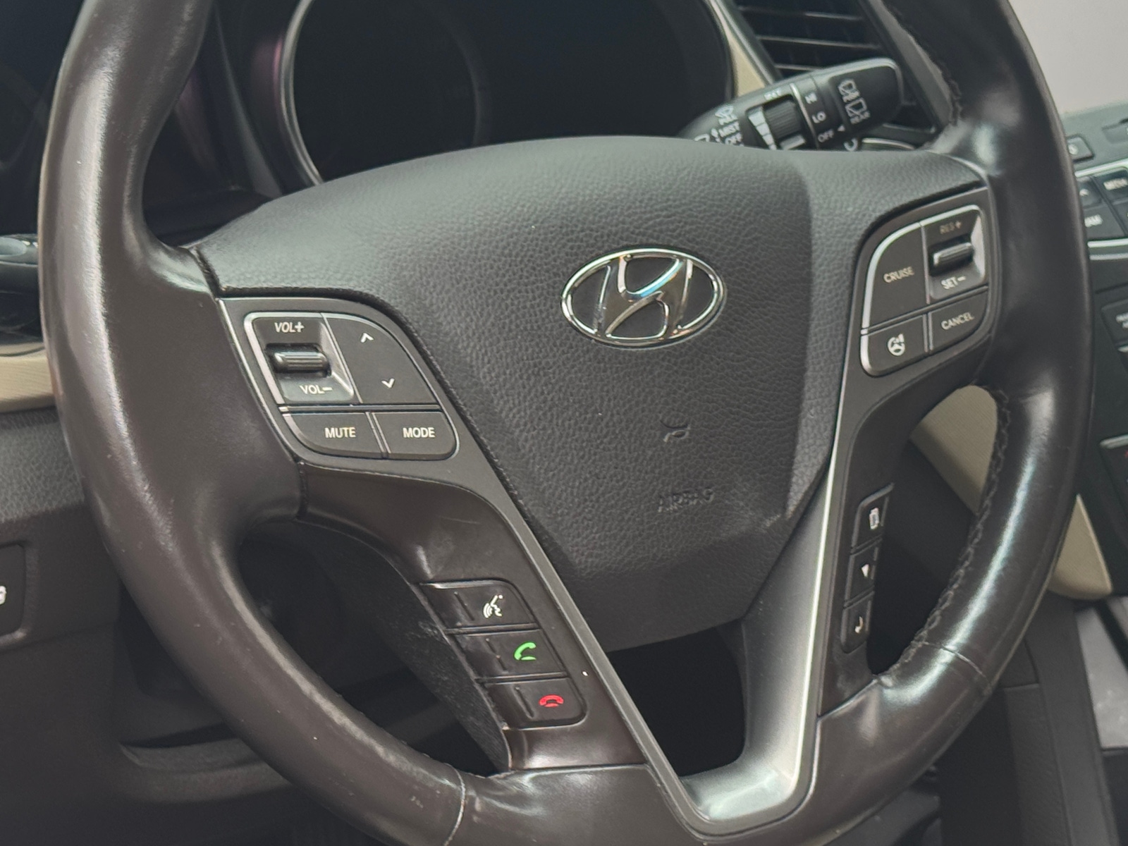 Thumbnail: 2015 Hyundai Santa Fe - 4