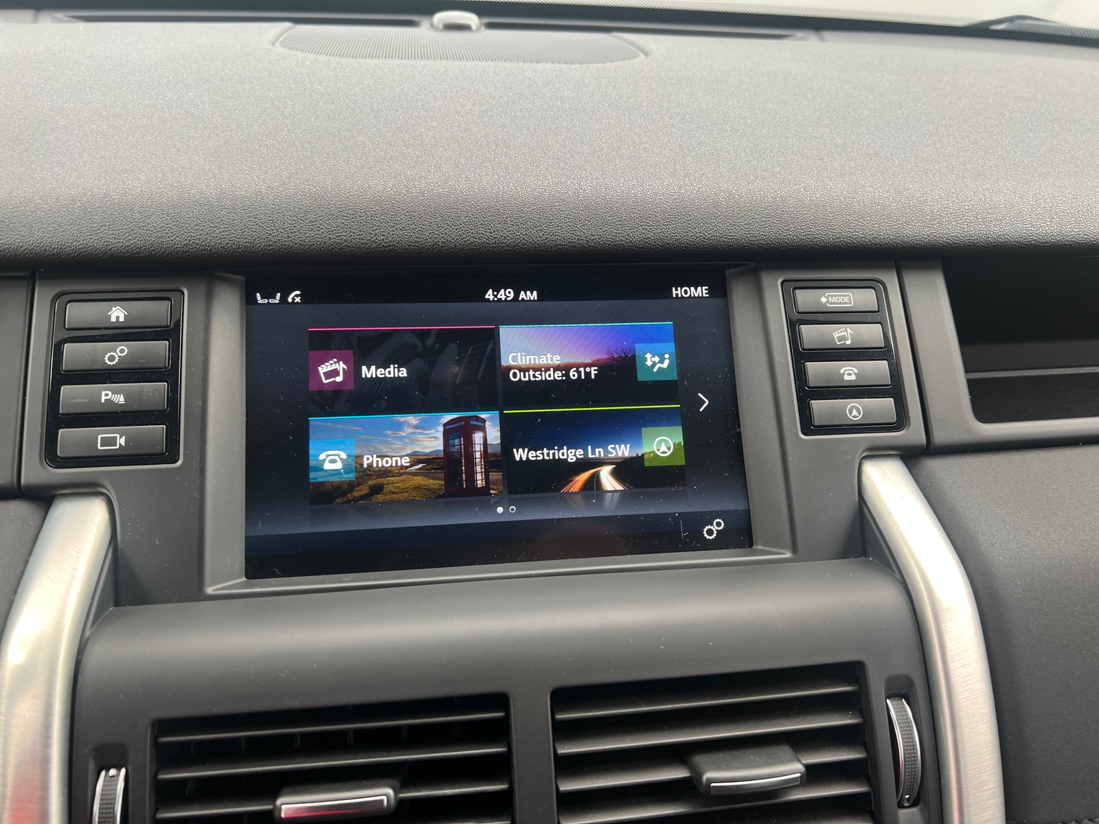 Thumbnail: 2019 Land Rover Discovery Sport - 3