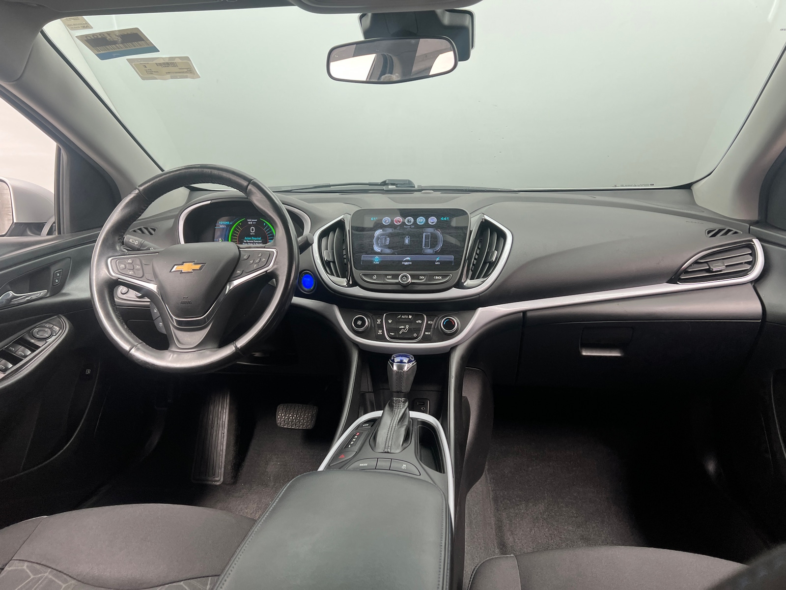 Thumbnail: 2017 Chevrolet Volt - 3