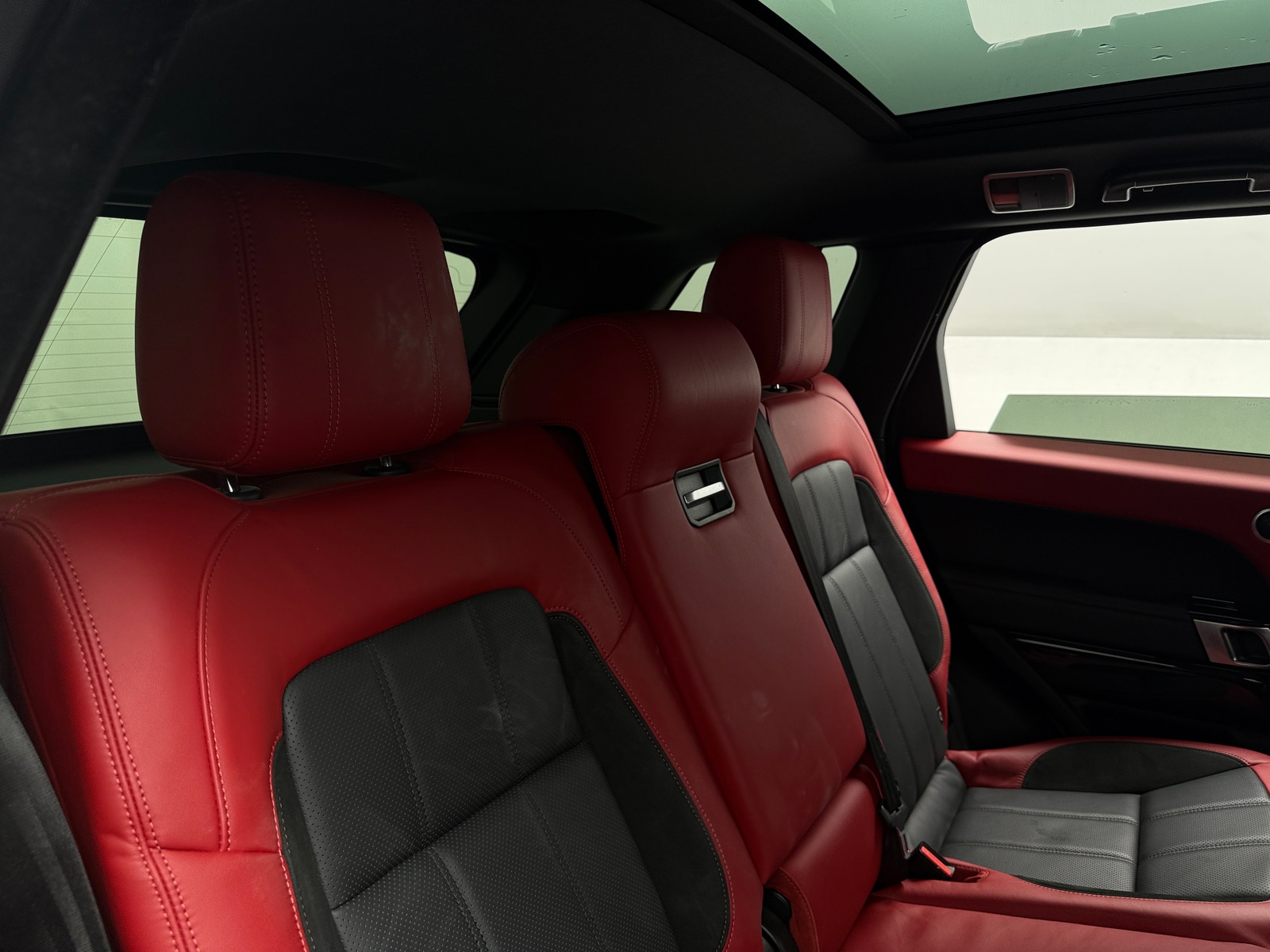 Thumbnail: 2022 Land Rover Range Rover Sport - 5