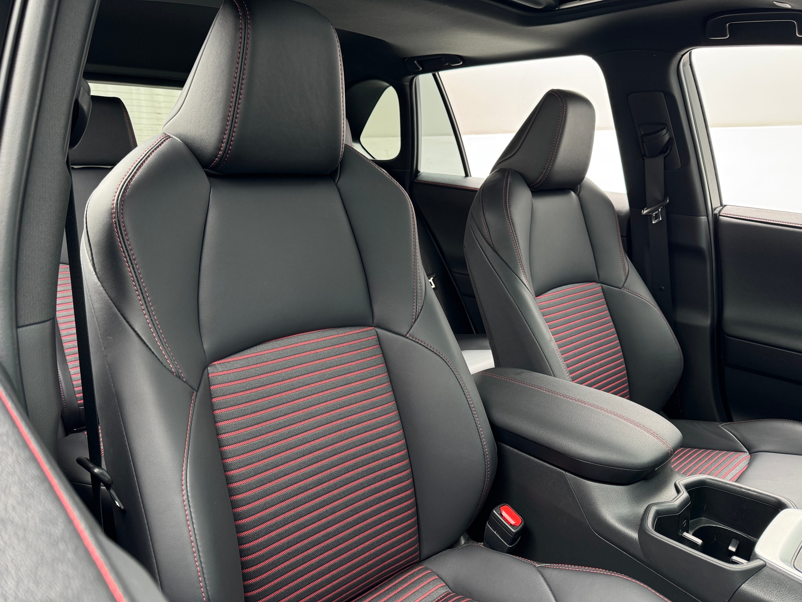 Thumbnail: 2025 Toyota RAV4 - 2