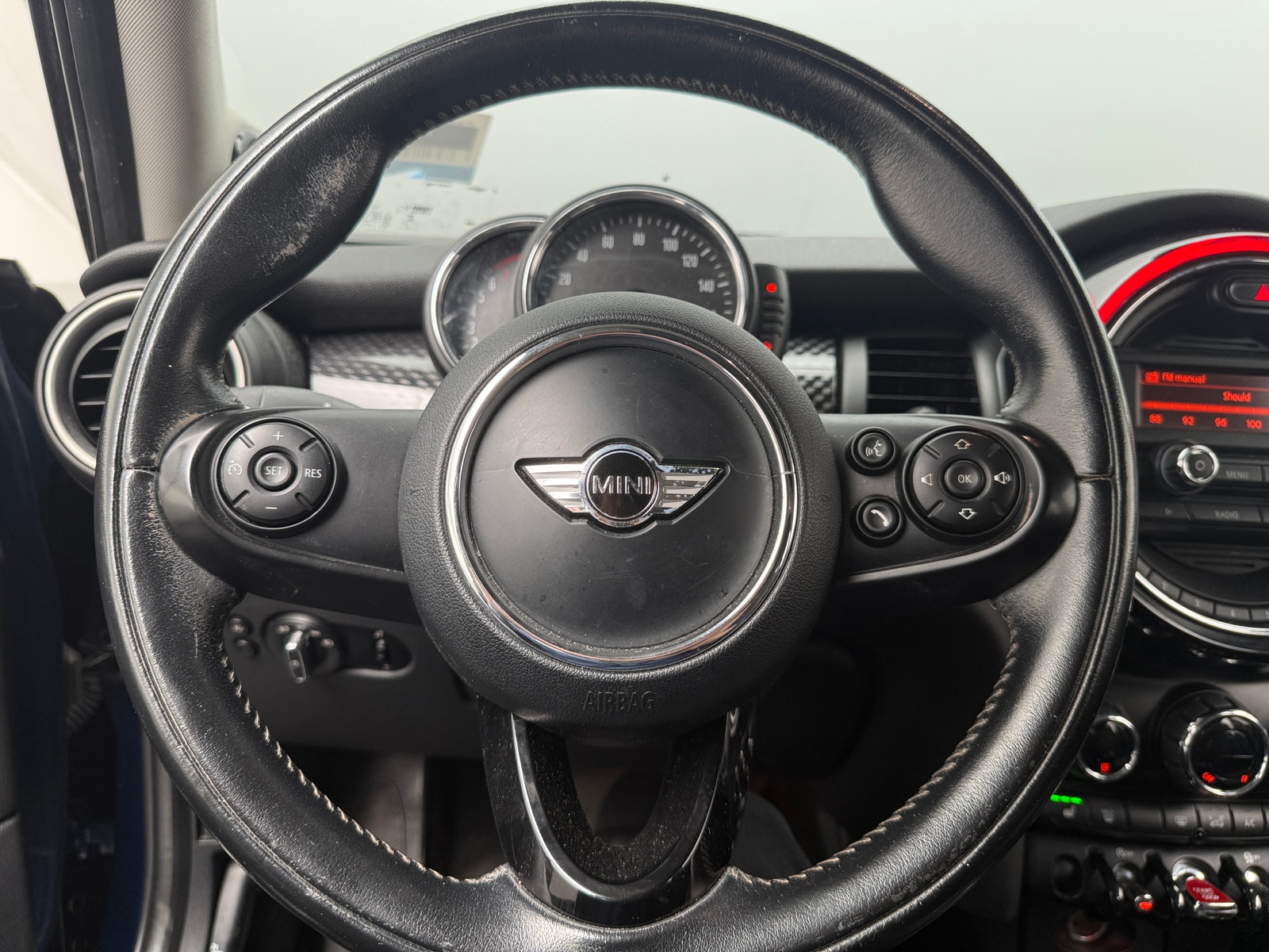 Thumbnail: 2015 MINI Cooper Hardtop - 4