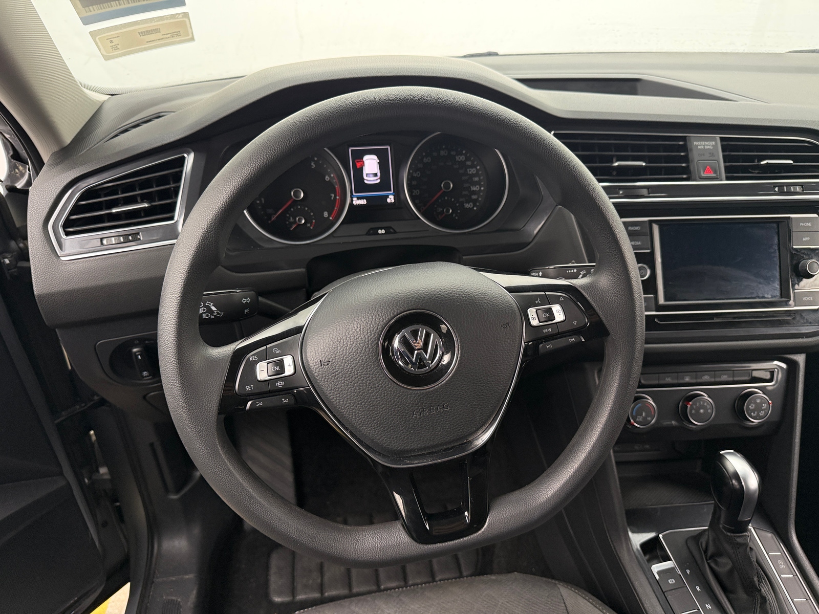 Thumbnail: 2021 Volkswagen Tiguan - 5