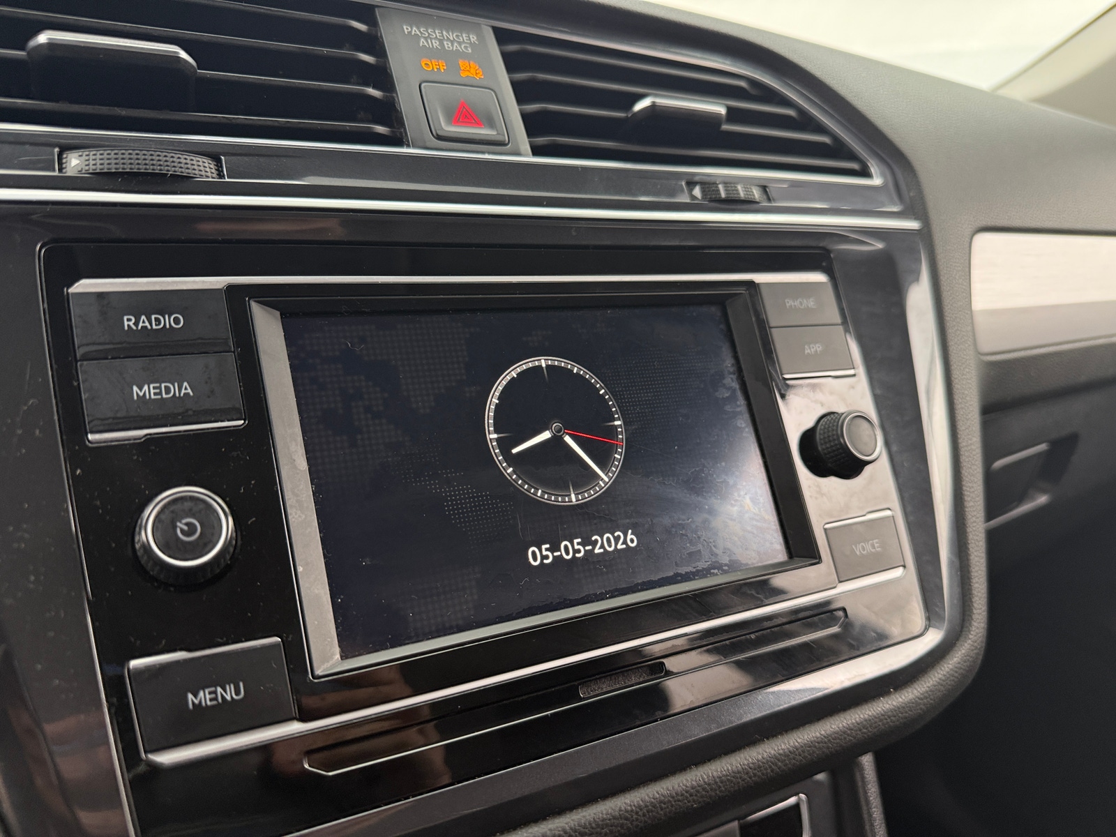 Thumbnail: 2021 Volkswagen Tiguan - 4