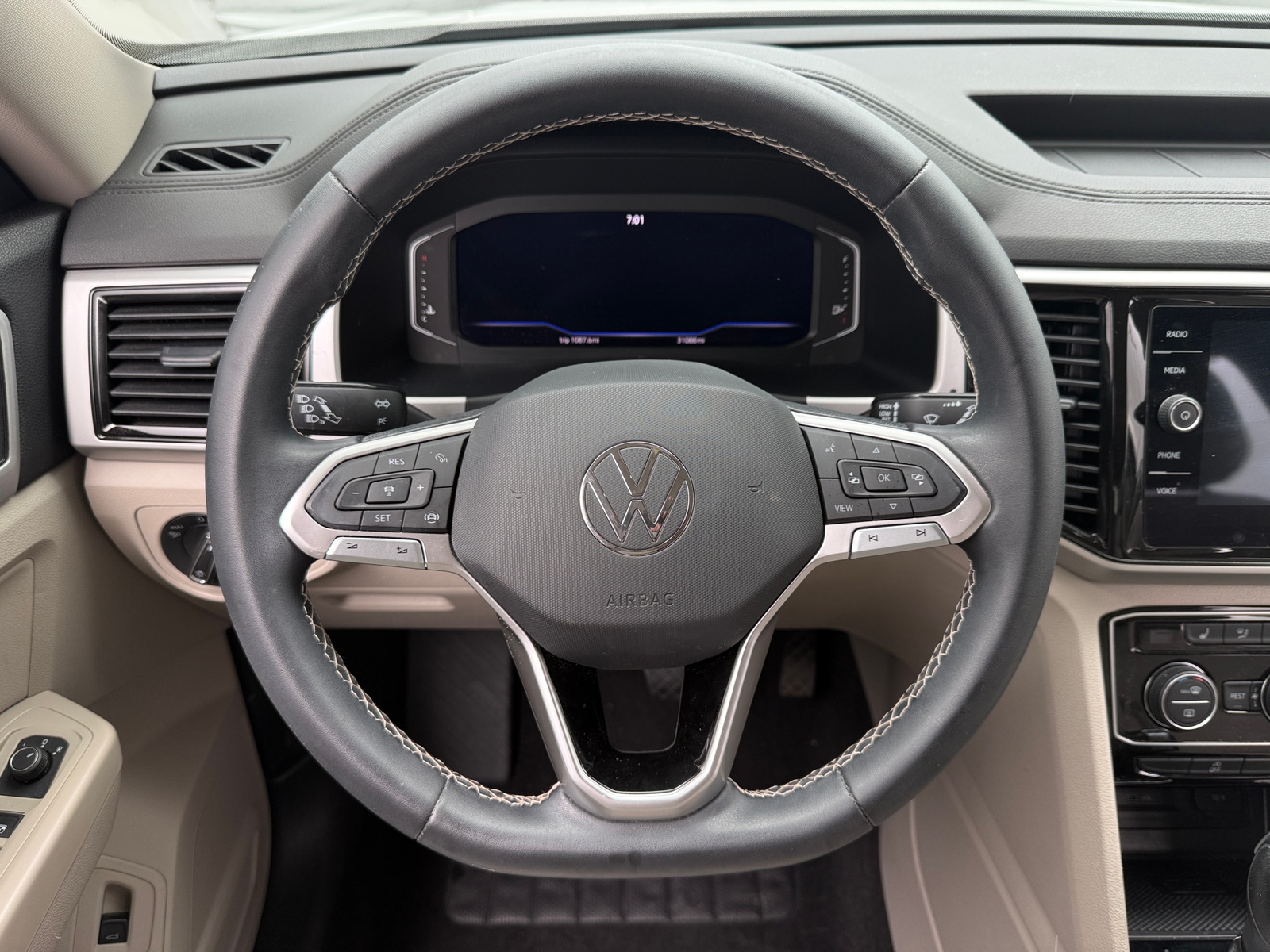 Thumbnail: 2023 Volkswagen Atlas - 4