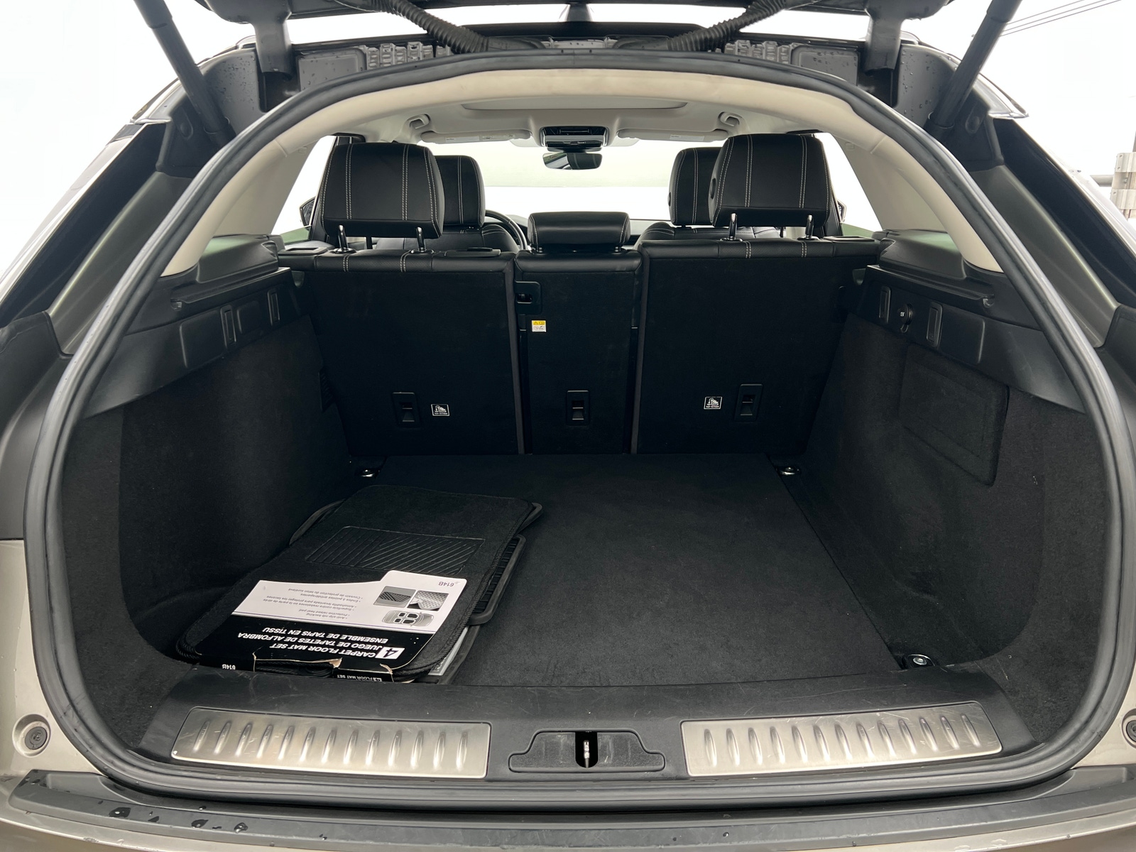 Thumbnail: 2019 Land Rover Range Rover Velar - 6