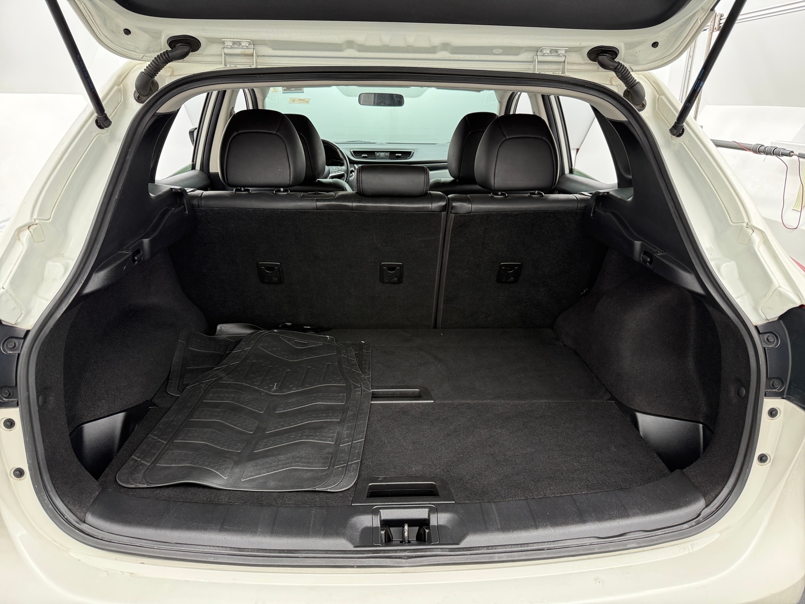Thumbnail: 2017 Nissan Rogue Sport - 6
