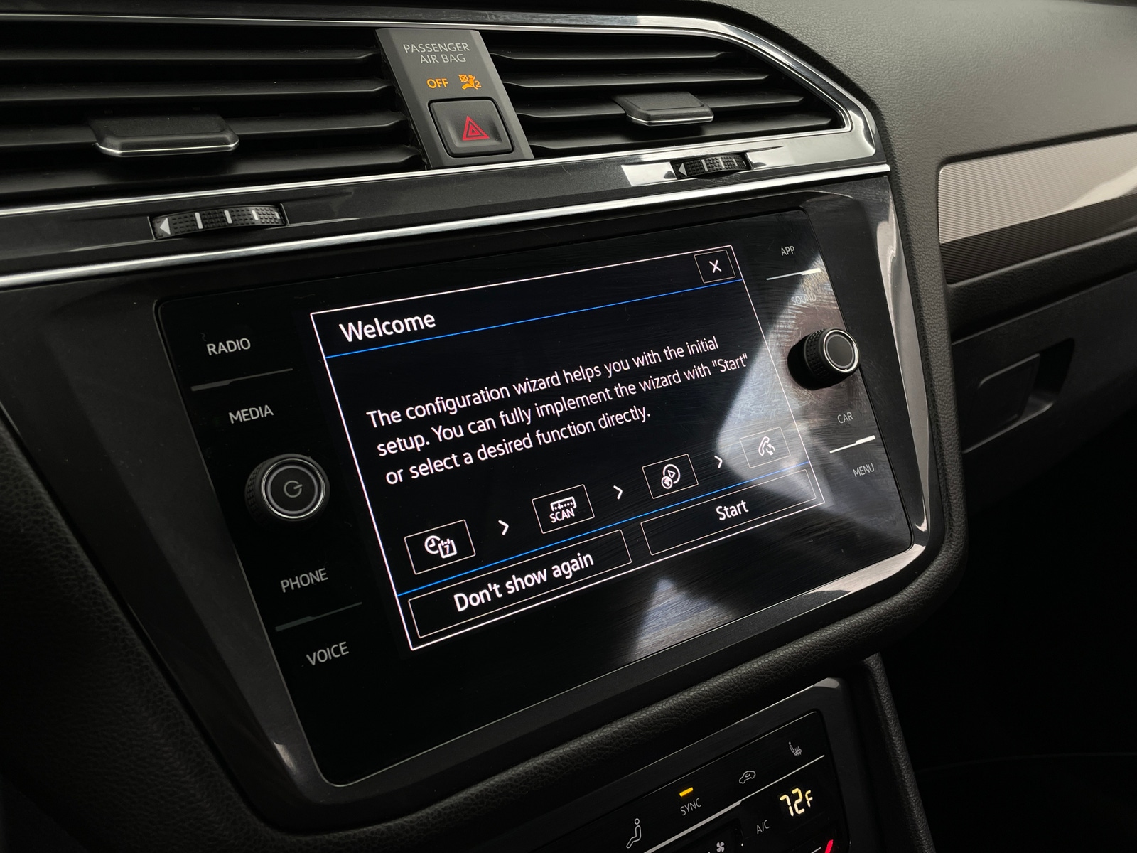 Thumbnail: 2023 Volkswagen Tiguan - 3