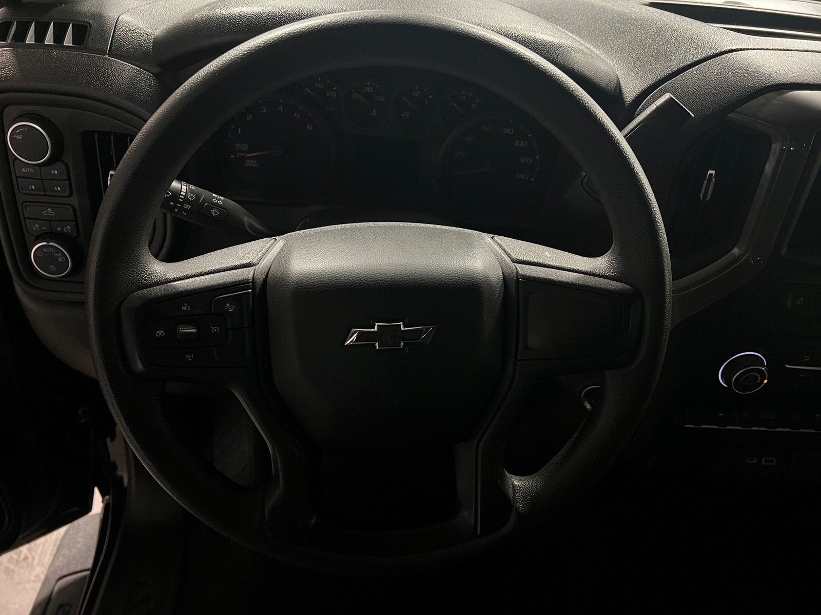 Thumbnail: 2022 Chevrolet Silverado 1500 - 5