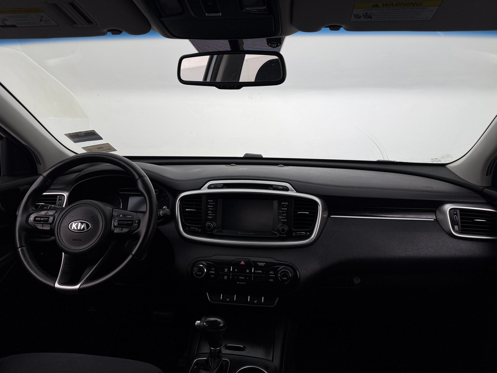 Thumbnail: 2017 Kia Sorento - 3