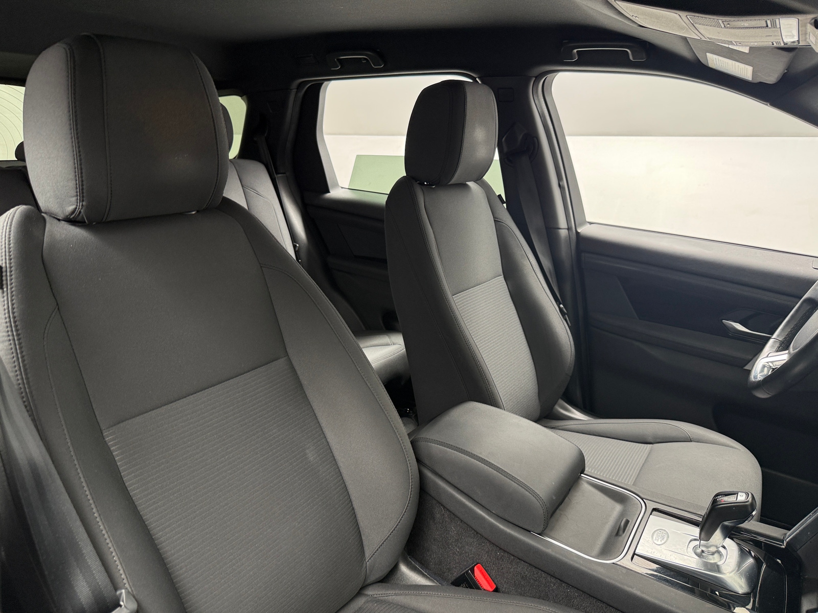 Thumbnail: 2020 Land Rover Discovery Sport - 2