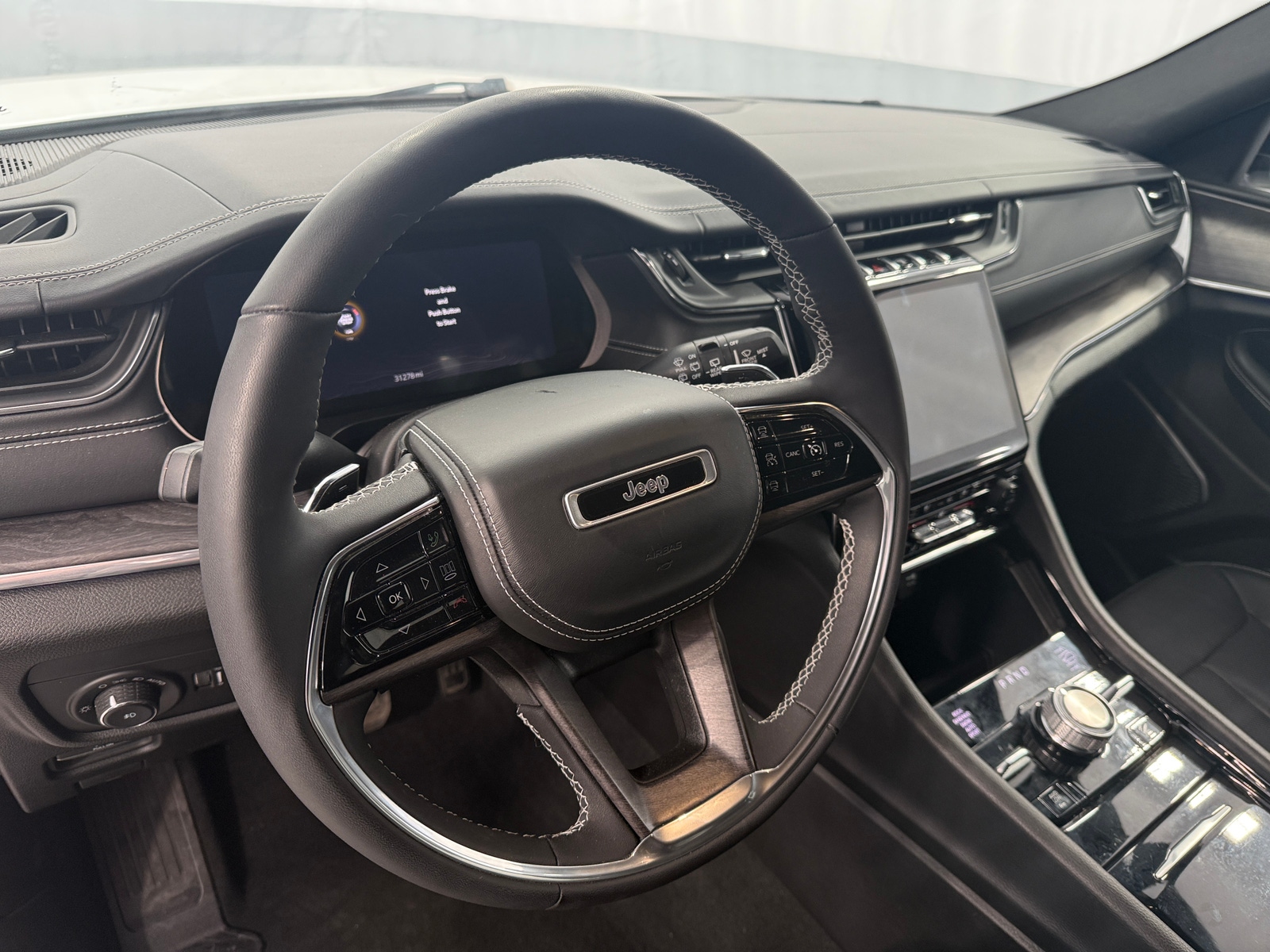 Thumbnail: 2023 Jeep Grand Cherokee L - 4