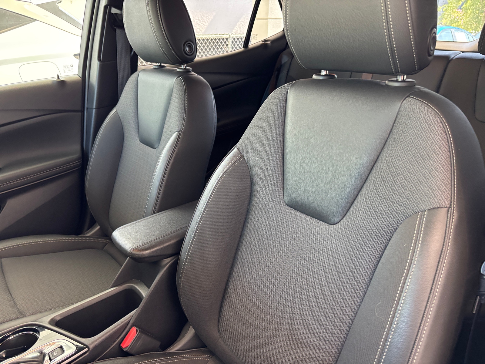Thumbnail: 2025 Buick Encore GX - 2