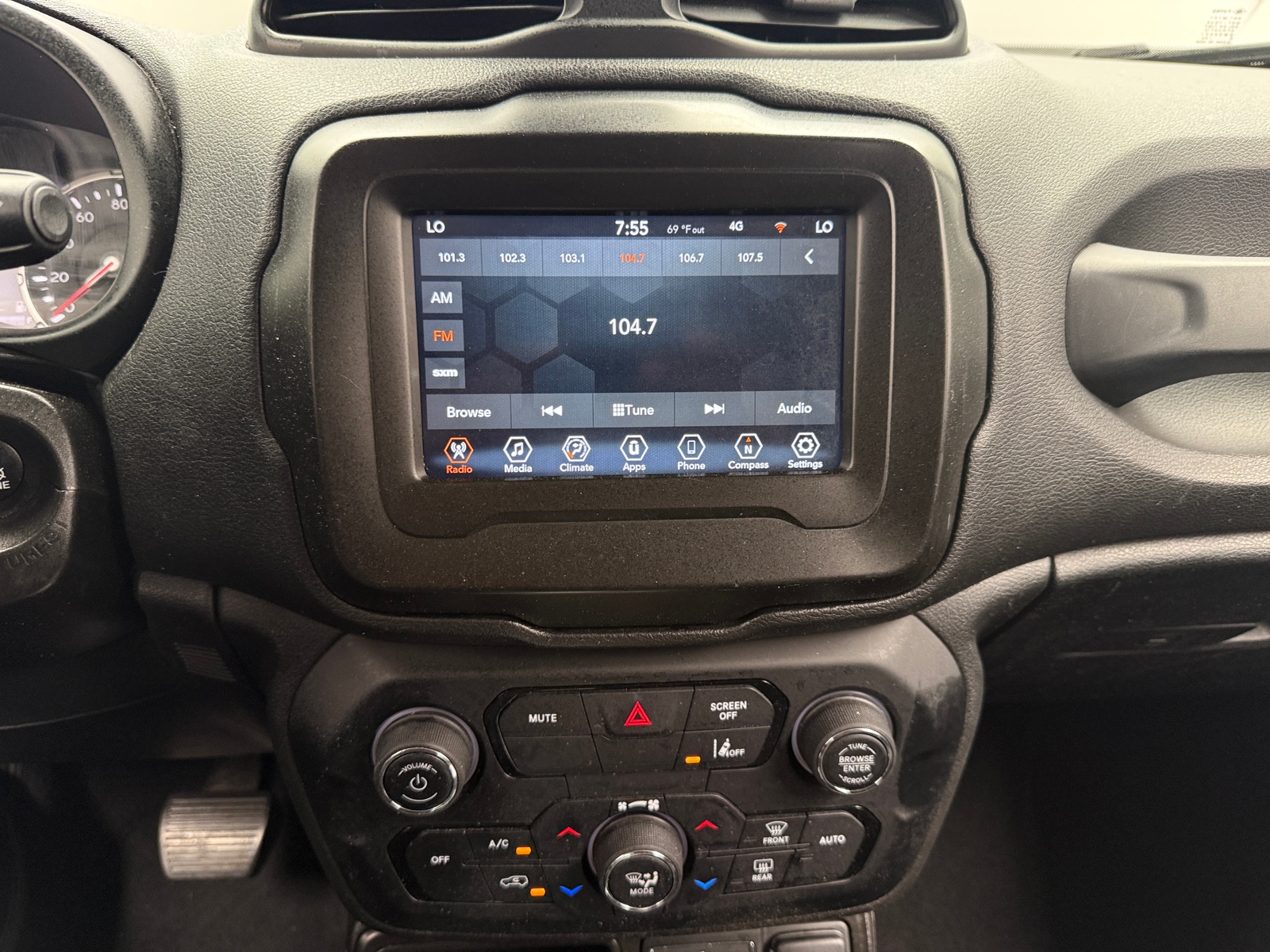 Thumbnail: 2021 Jeep Renegade - 4