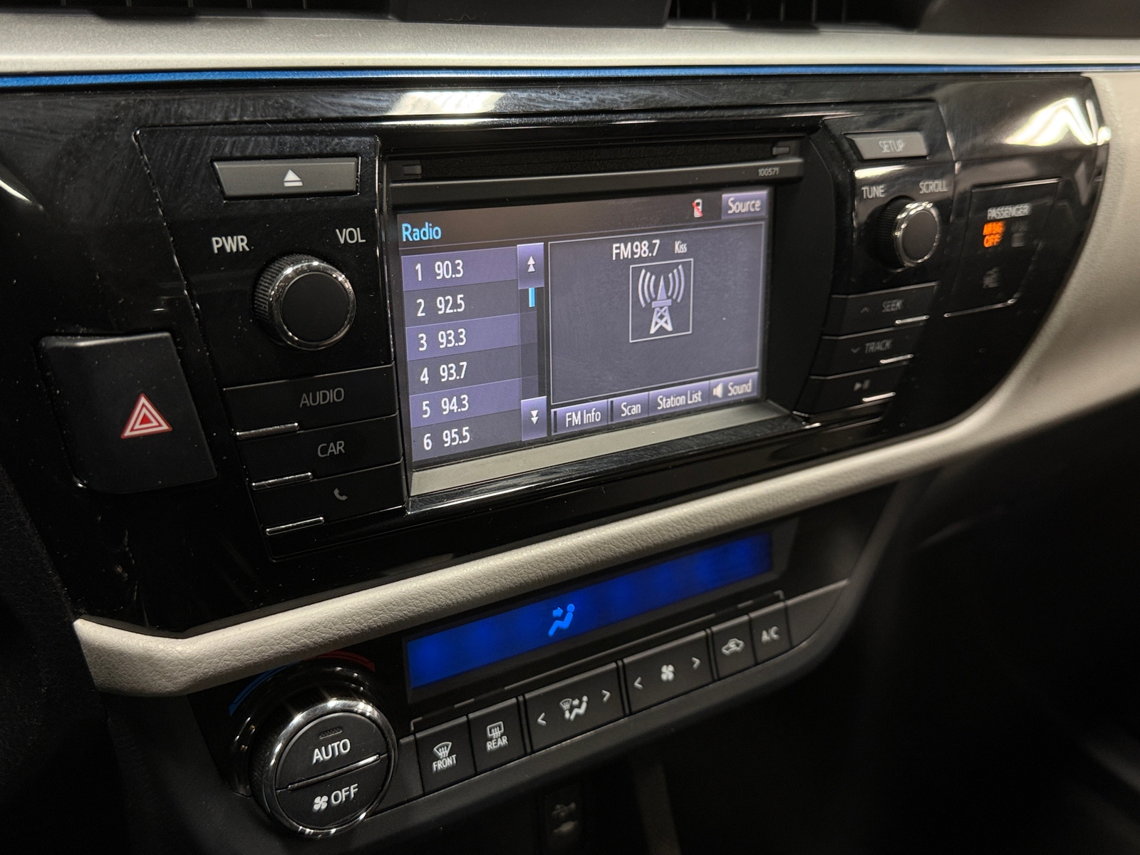Thumbnail: 2016 Toyota Corolla - 4