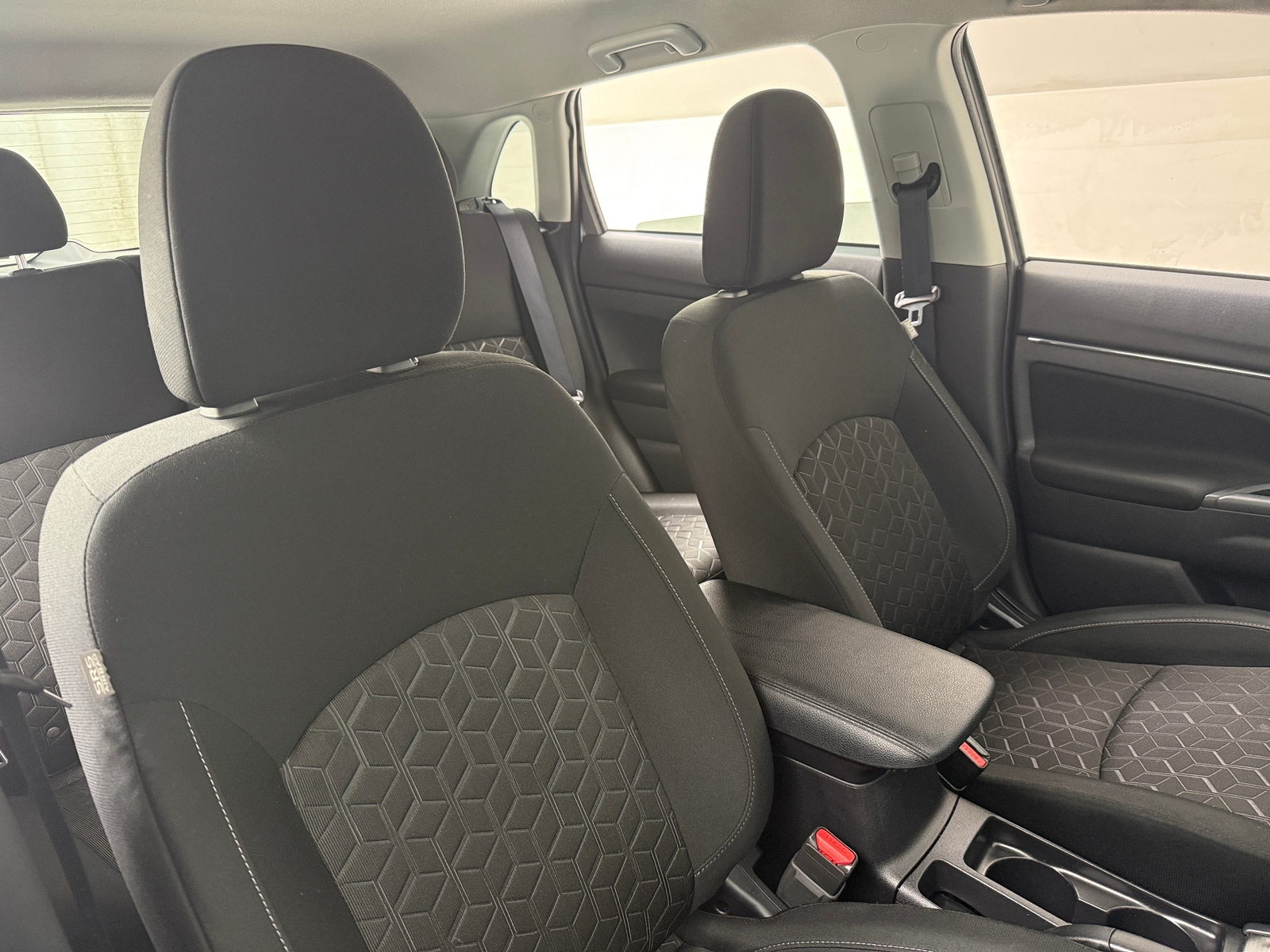 Thumbnail: 2025 Mitsubishi Outlander Sport - 2