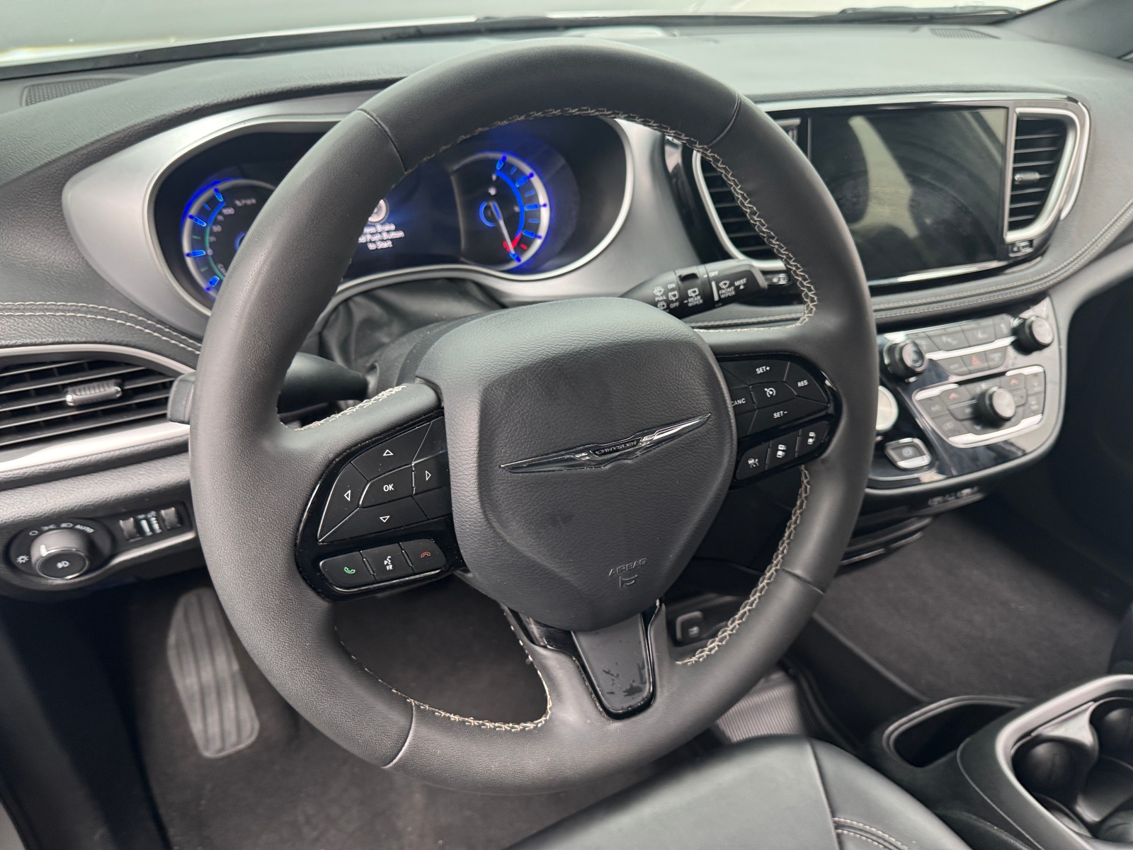 Thumbnail: 2024 Chrysler Pacifica - 4