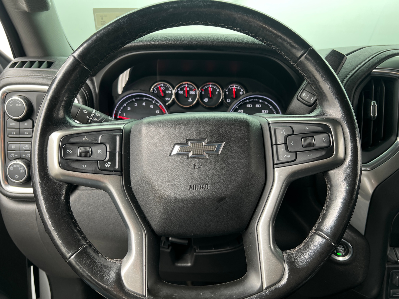 Thumbnail: 2020 Chevrolet Silverado 1500 - 5