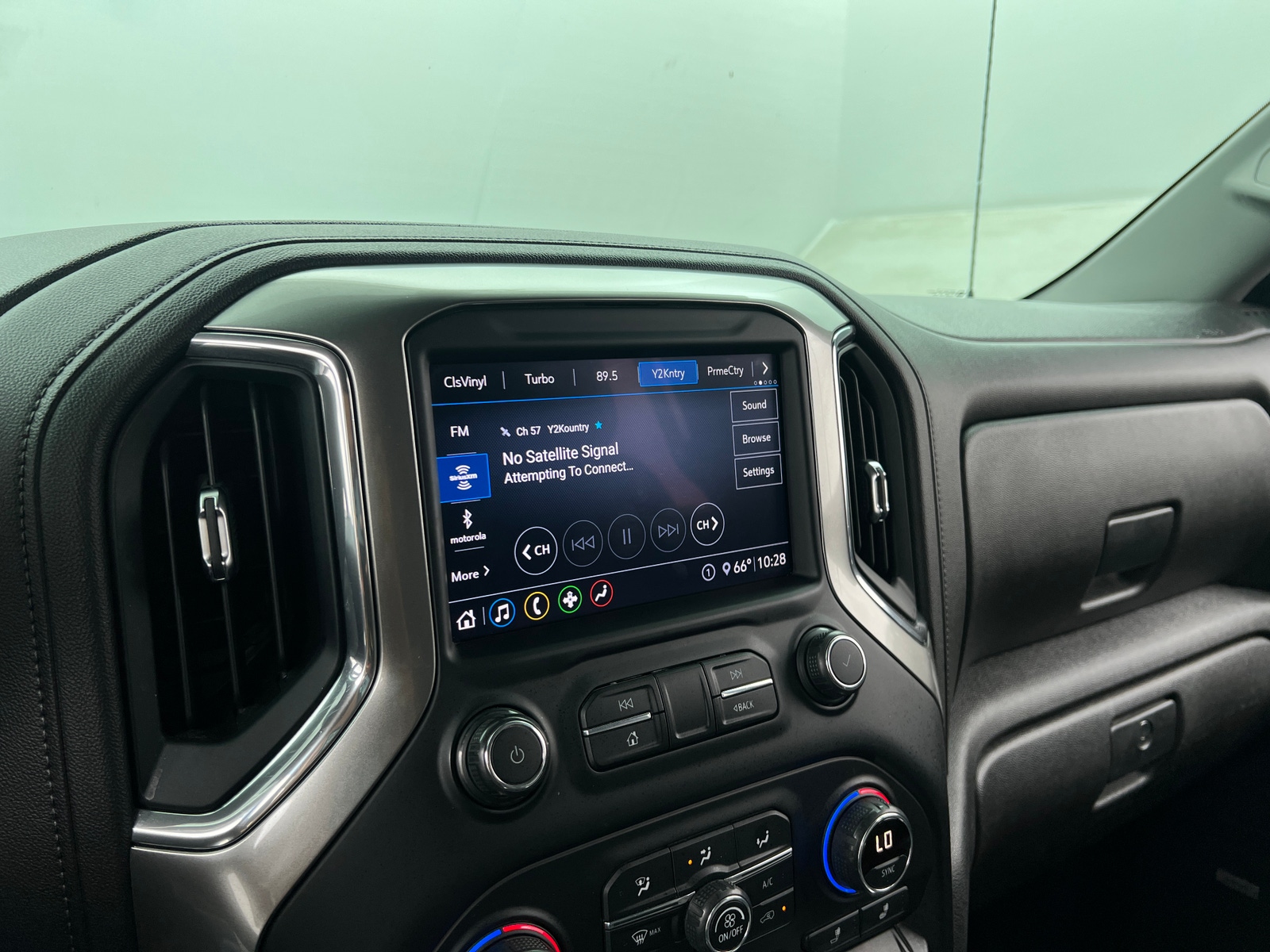 Thumbnail: 2020 Chevrolet Silverado 1500 - 4