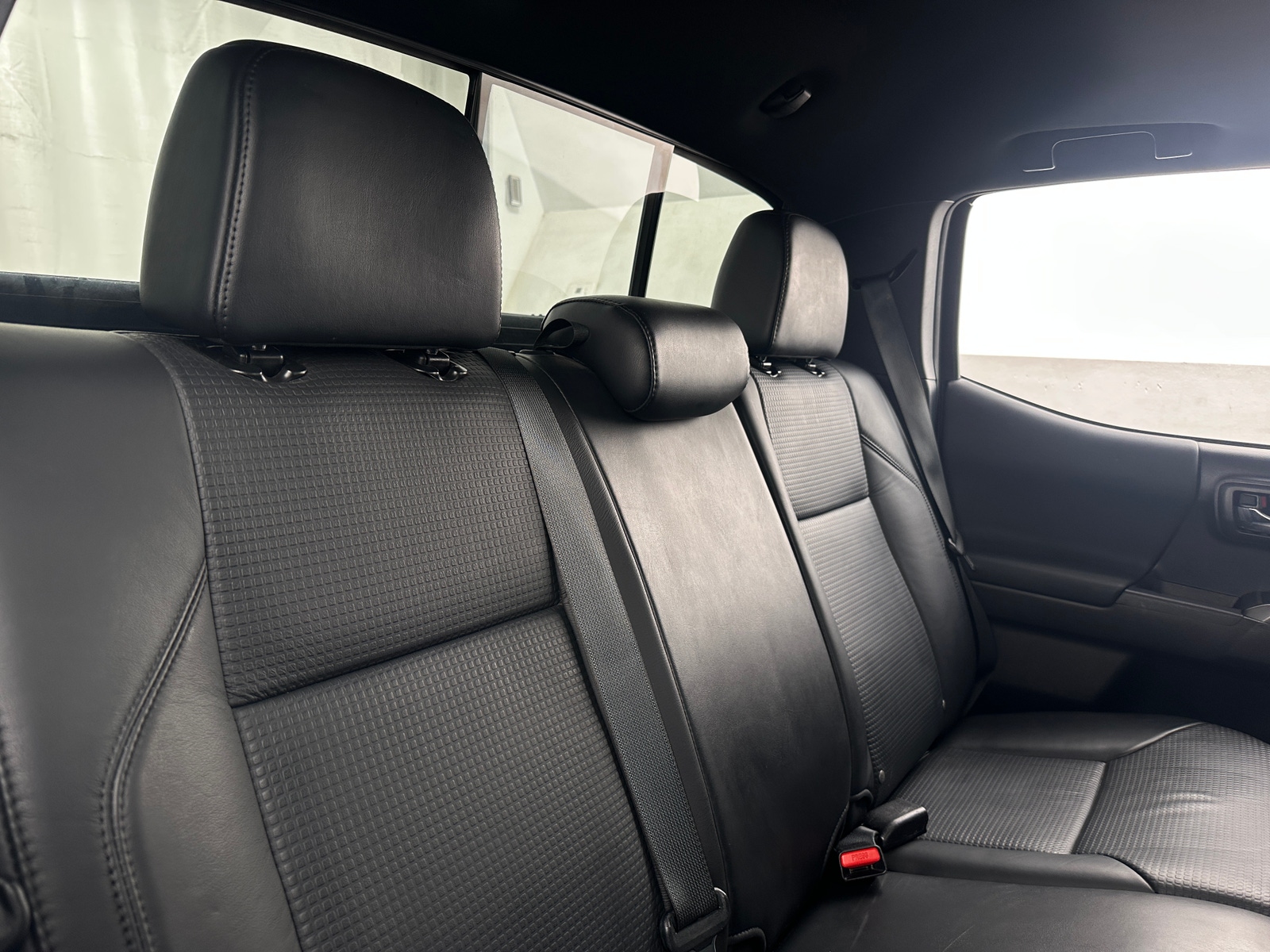 Thumbnail: 2018 Toyota Tacoma - 6