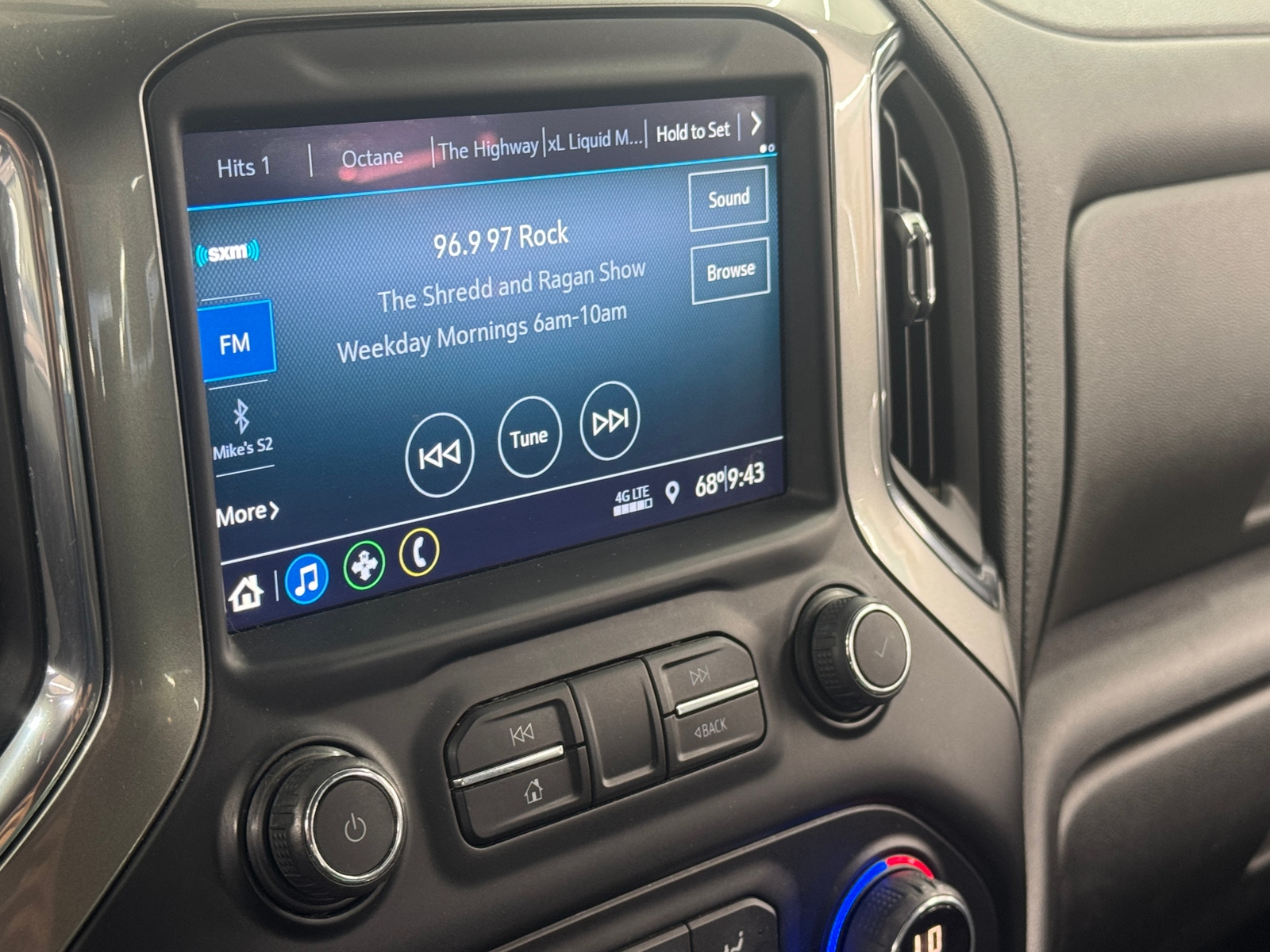 Thumbnail: 2022 Chevrolet Silverado 3500 - 4