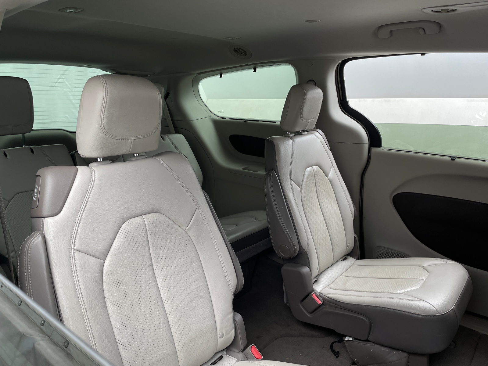 Thumbnail: 2017 Chrysler Pacifica - 5