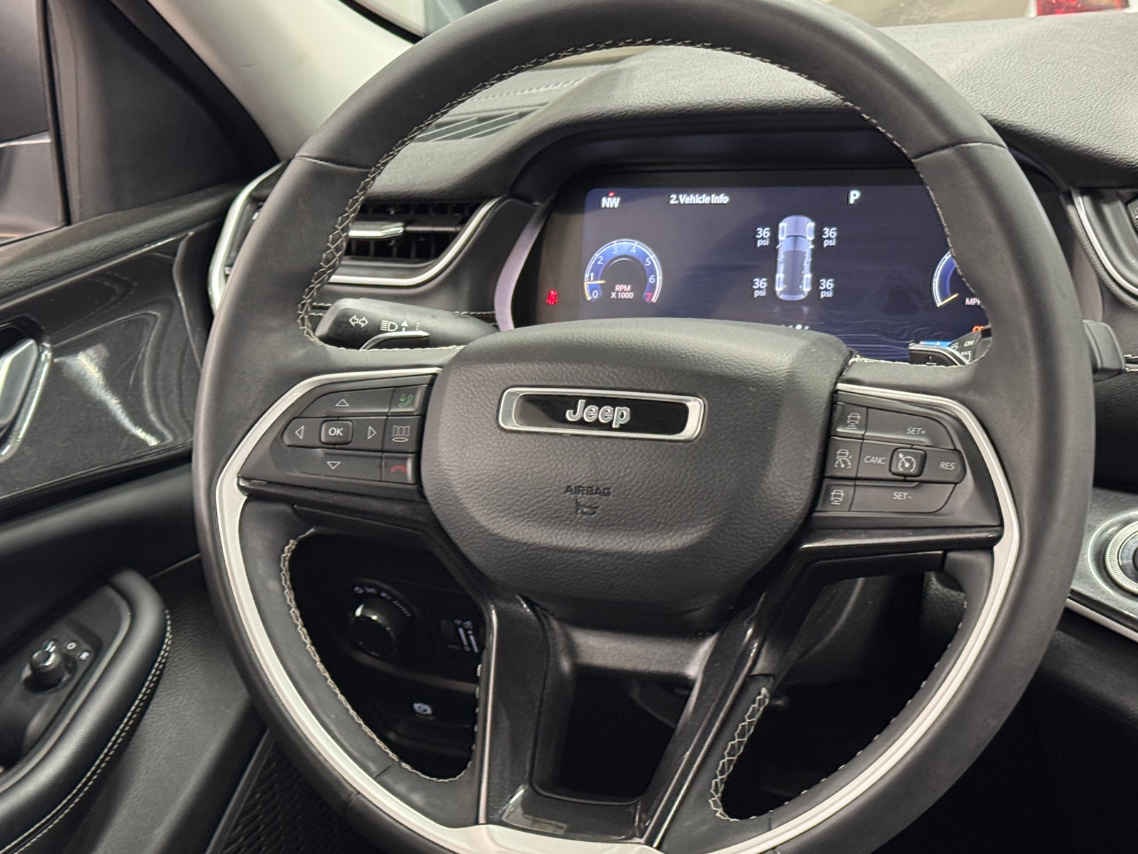 Thumbnail: 2023 Jeep Grand Cherokee - 5