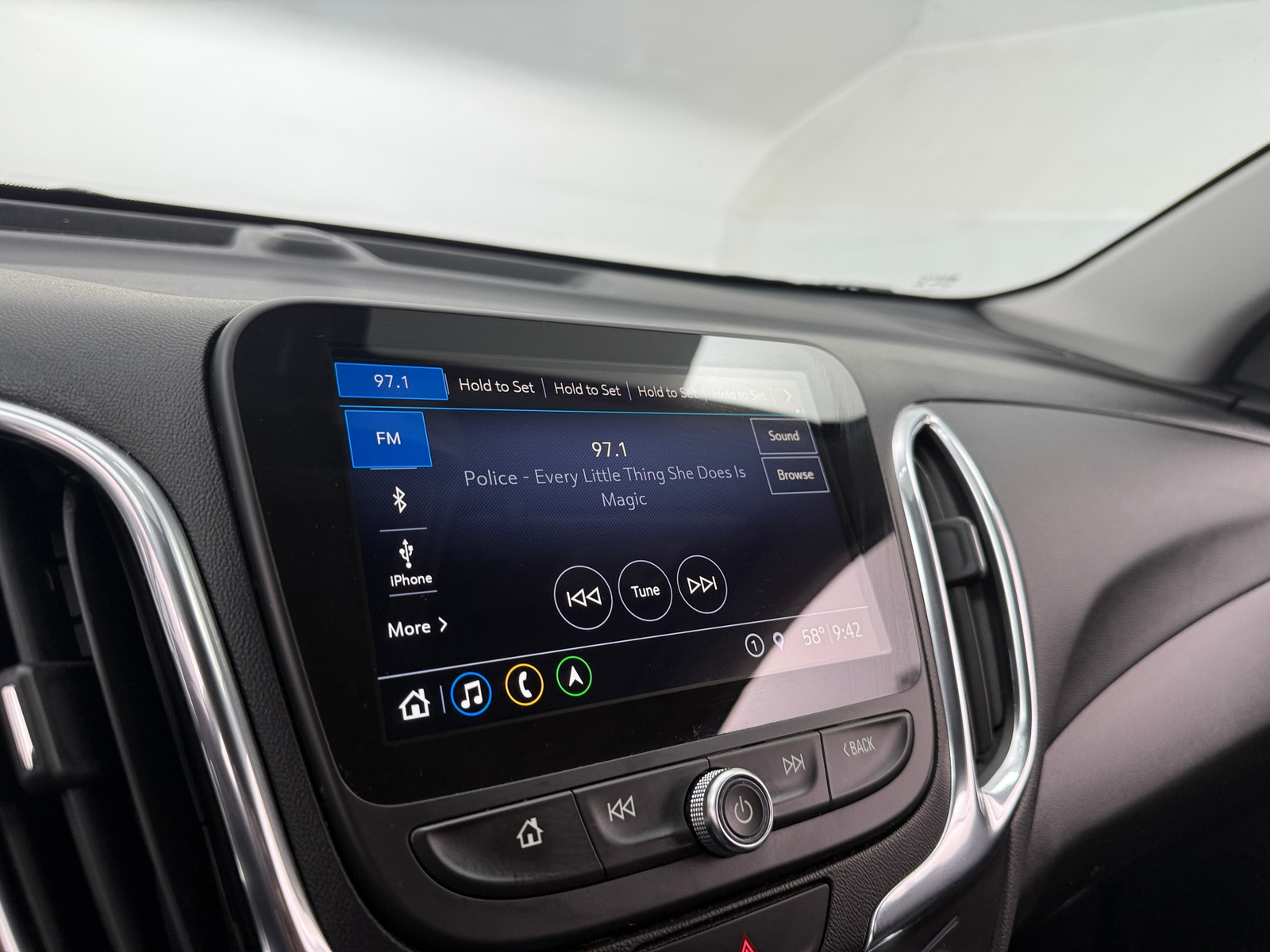 Thumbnail: 2019 Chevrolet Equinox - 4