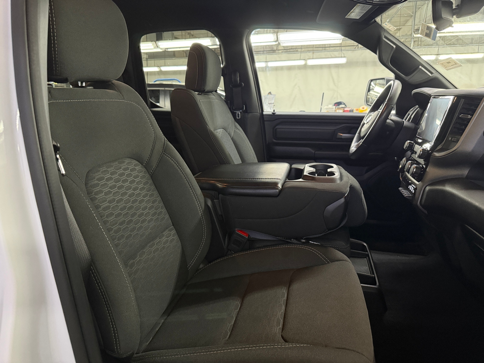 Thumbnail: 2025 RAM 1500 - 2