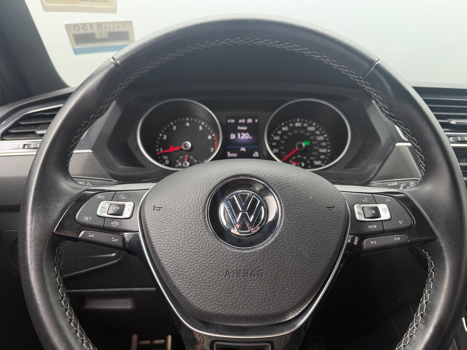 Thumbnail: 2021 Volkswagen Tiguan - 4