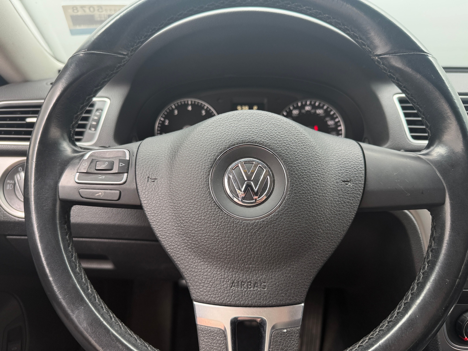 Thumbnail: 2015 Volkswagen Passat - 5