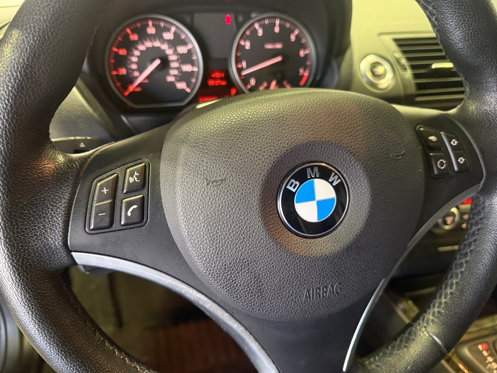 Thumbnail: 2011 BMW 1 Series - 4