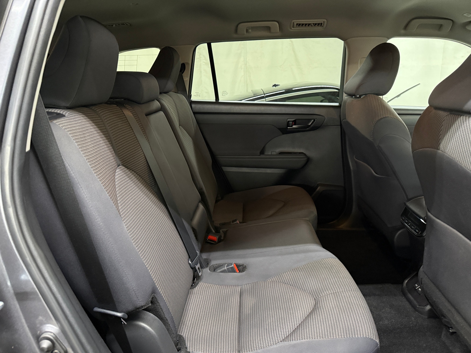 Thumbnail: 2024 Toyota Highlander - 6