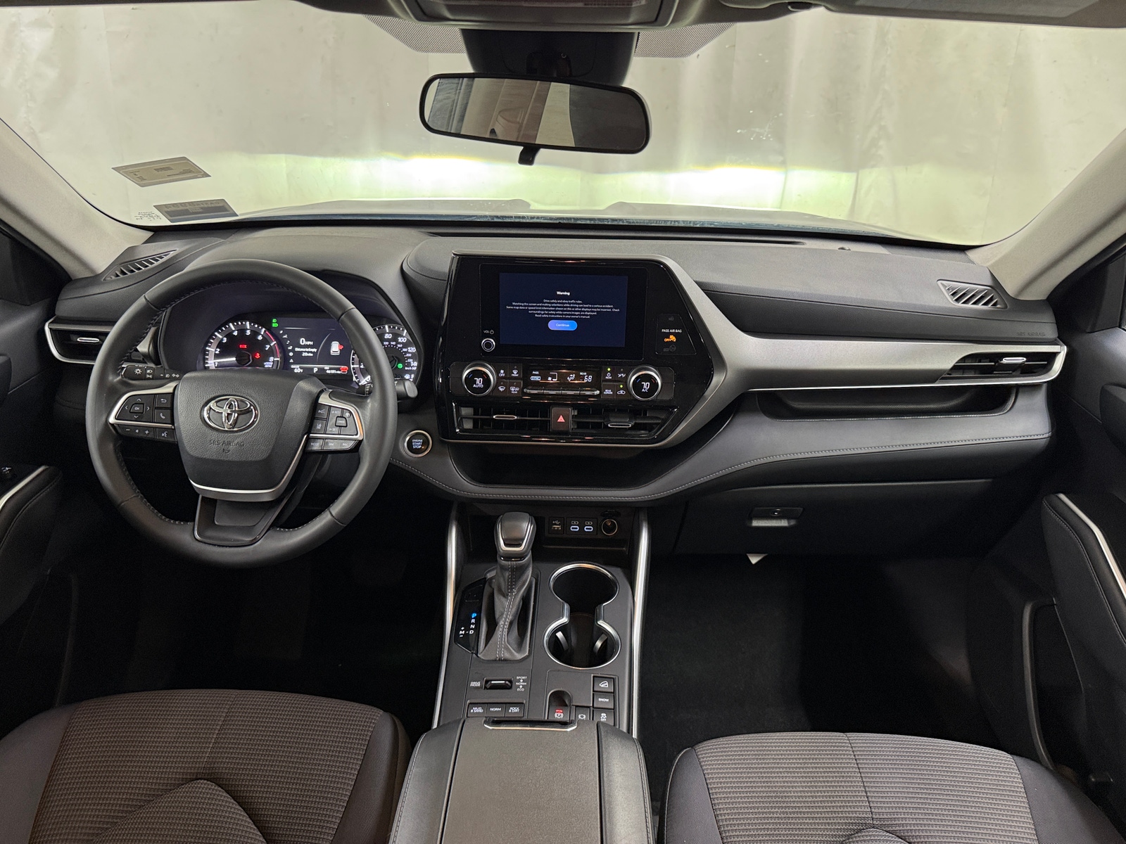 Thumbnail: 2024 Toyota Highlander - 3