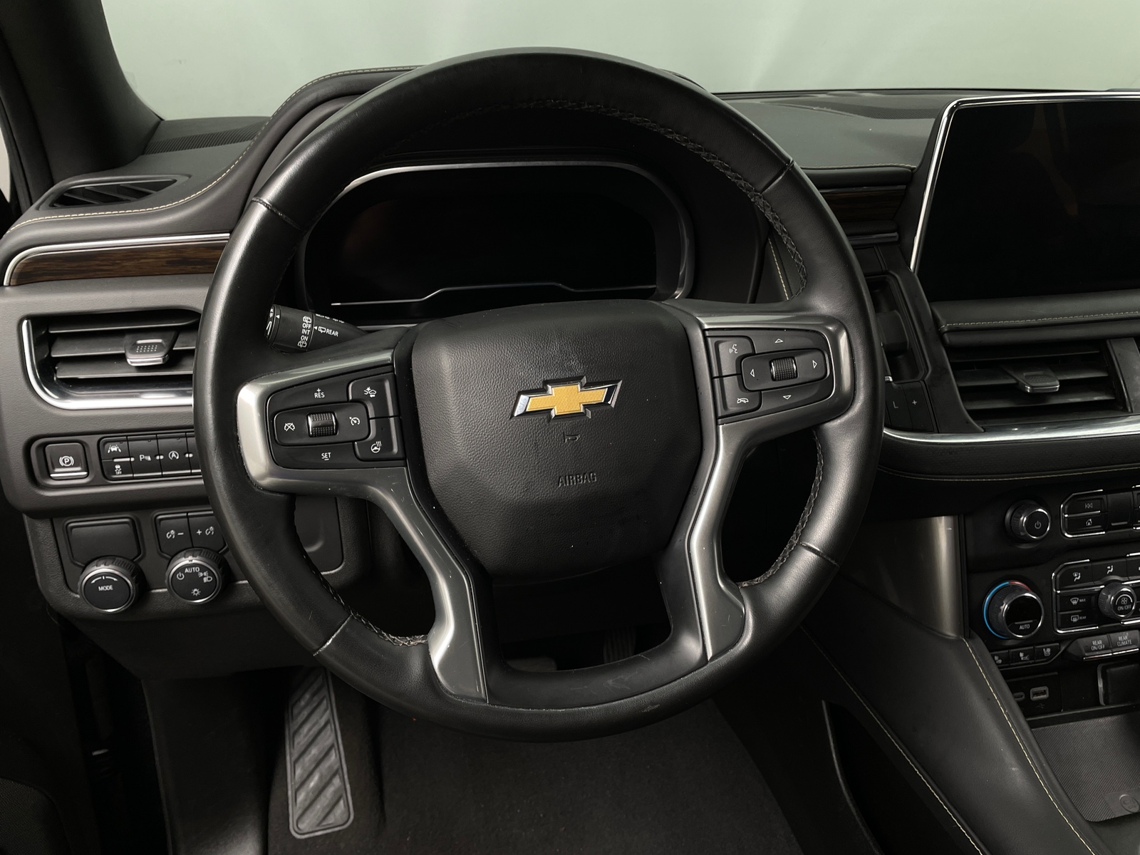 Thumbnail: 2023 Chevrolet Tahoe - 4