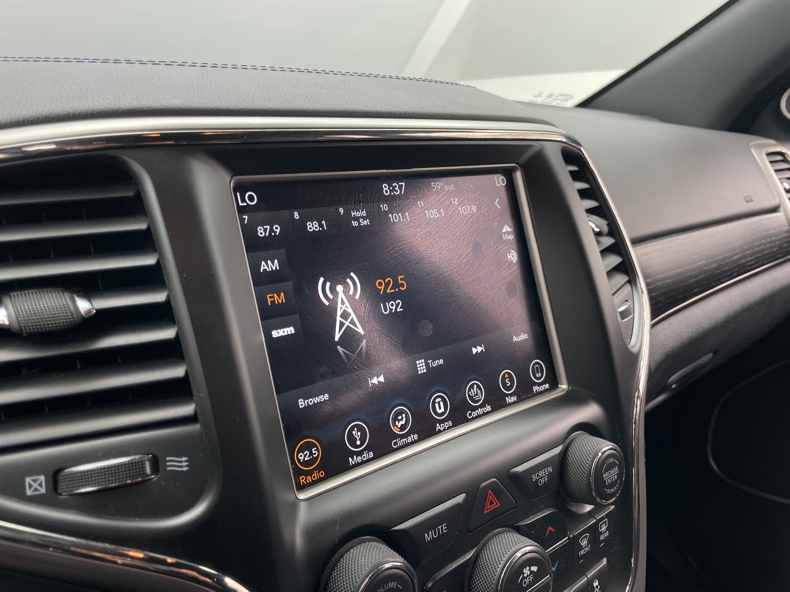 Thumbnail: 2018 Jeep Grand Cherokee - 3