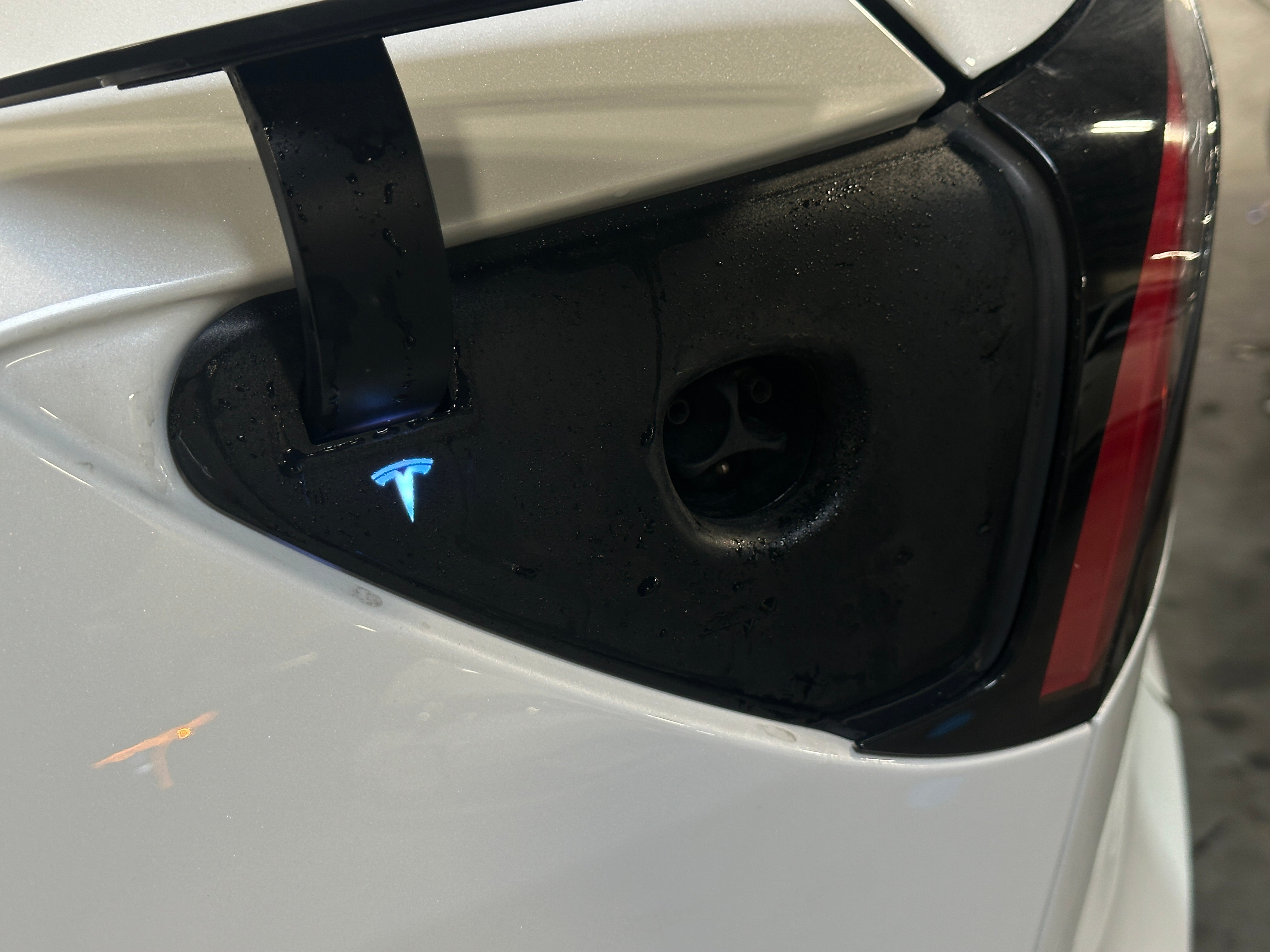 Used 2022 Tesla Model Y Performance with VIN 7SAYGDEF9NF338723 for sale in Oak Creek, WI
