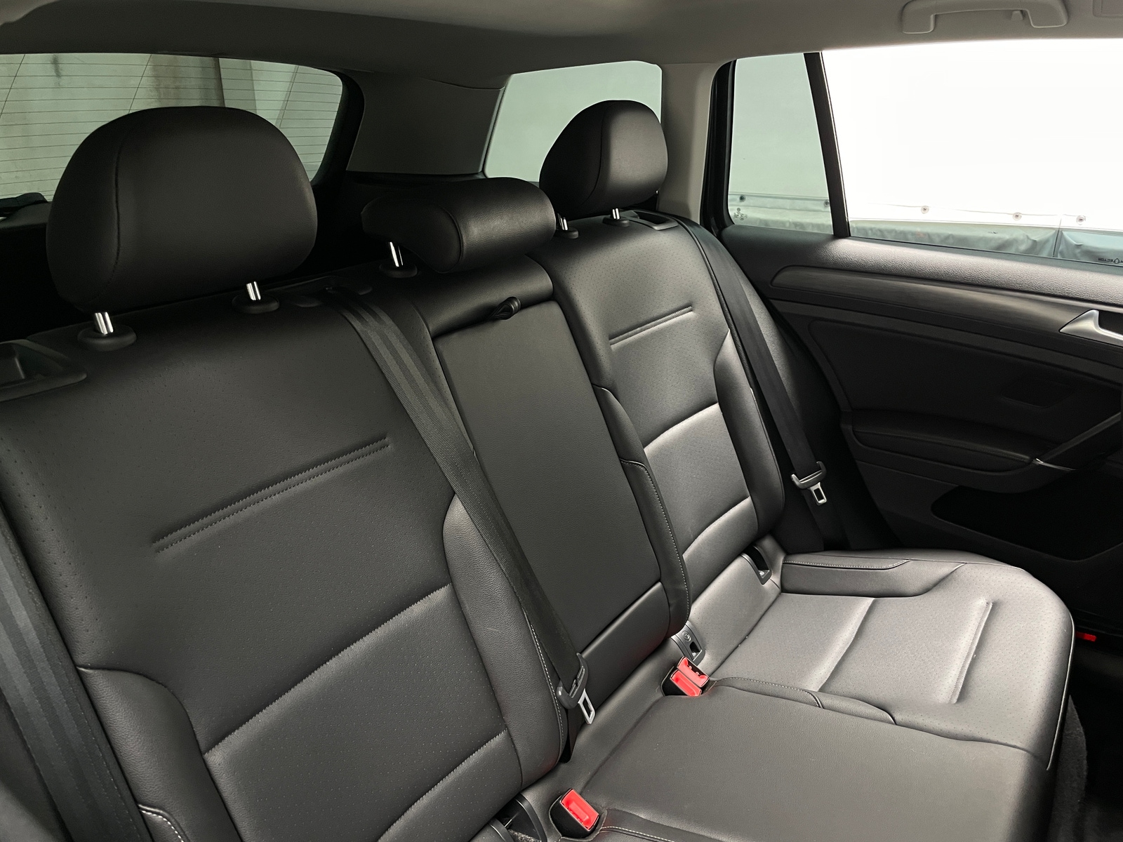 Thumbnail: 2019 Volkswagen e-Golf - 5