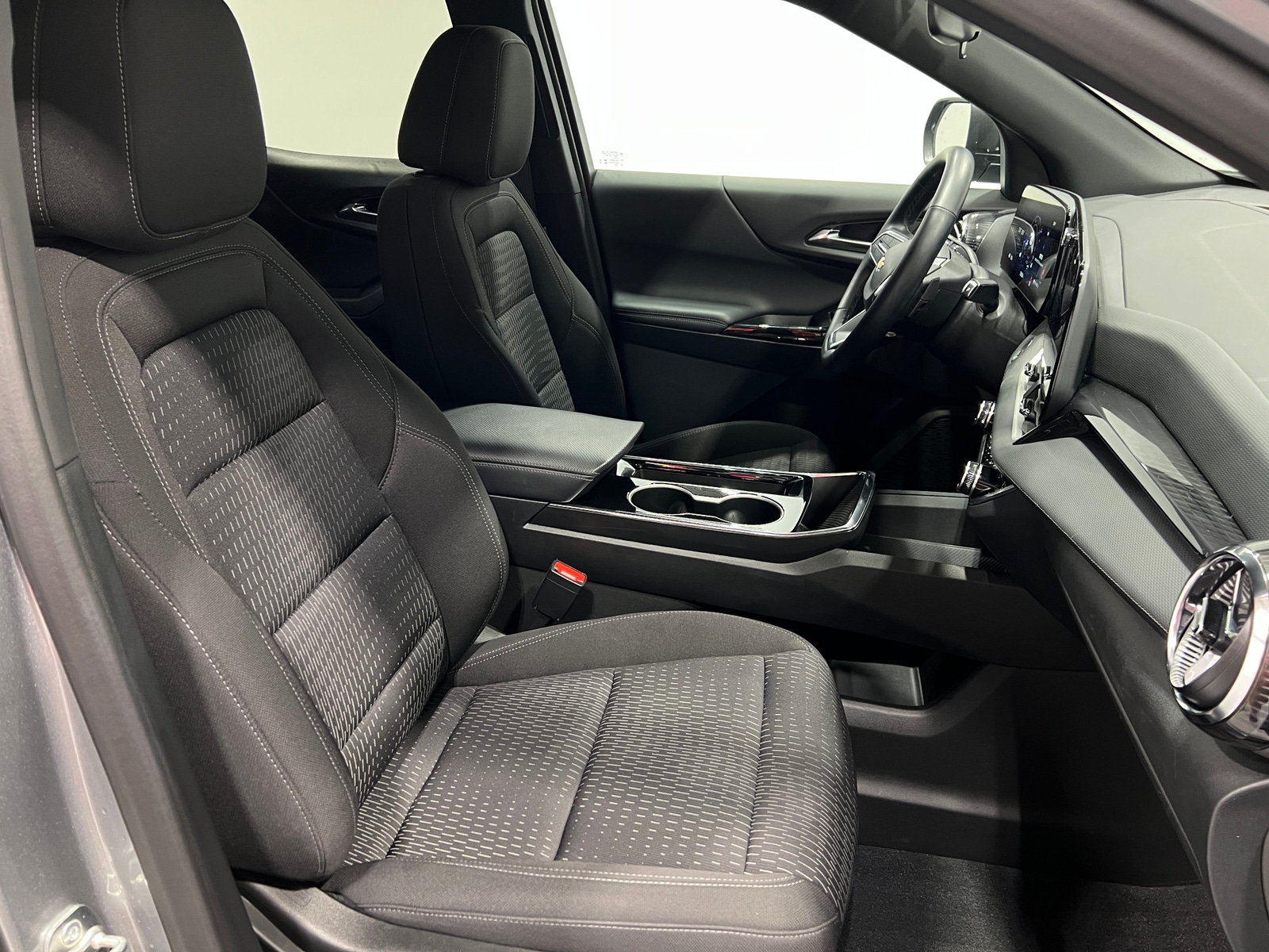Thumbnail: 2025 Chevrolet Equinox - 2