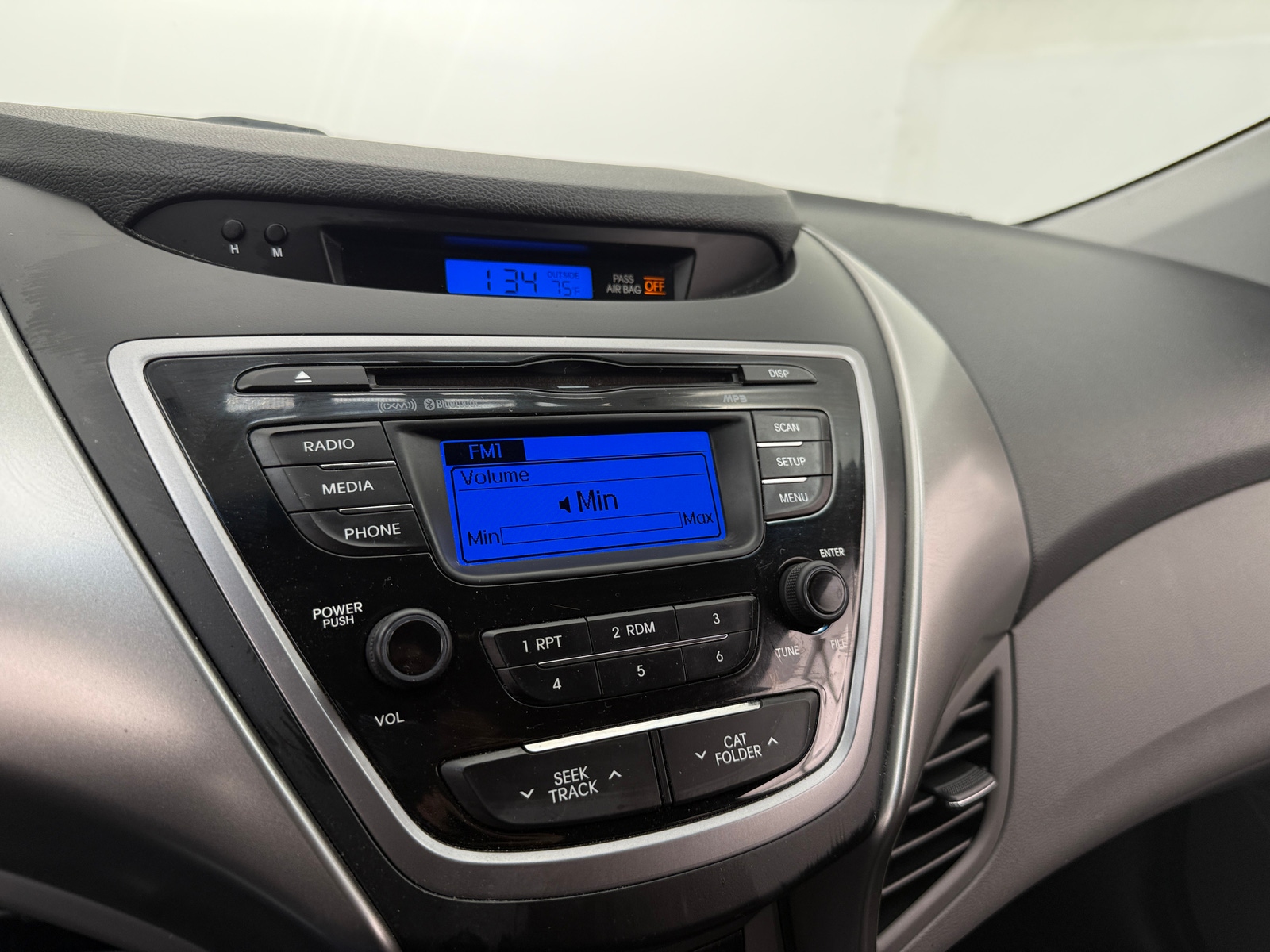 Thumbnail: 2013 Hyundai Elantra - 4