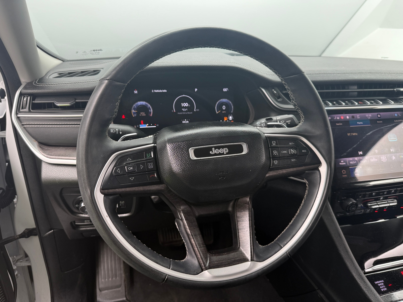 Thumbnail: 2023 Jeep Grand Cherokee L - 4