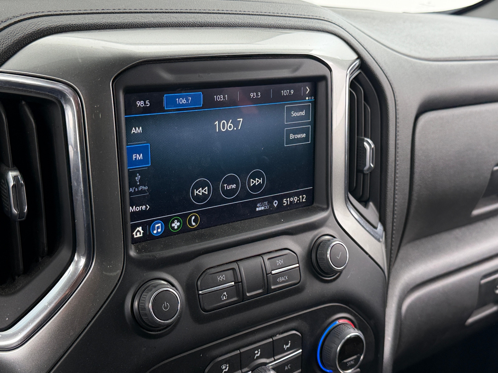 Thumbnail: 2021 Chevrolet Silverado 1500 - 4