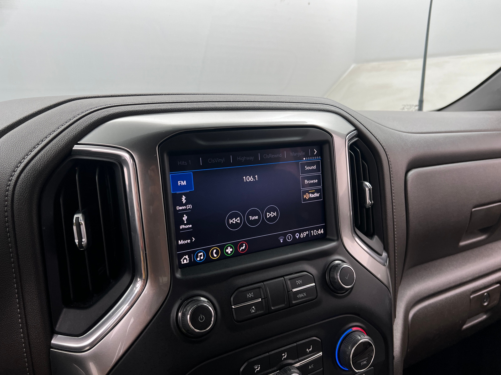 Thumbnail: 2020 Chevrolet Silverado 1500 - 4