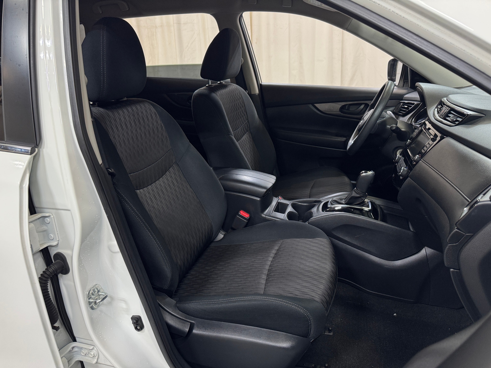 Thumbnail: 2019 Nissan Rogue - 2