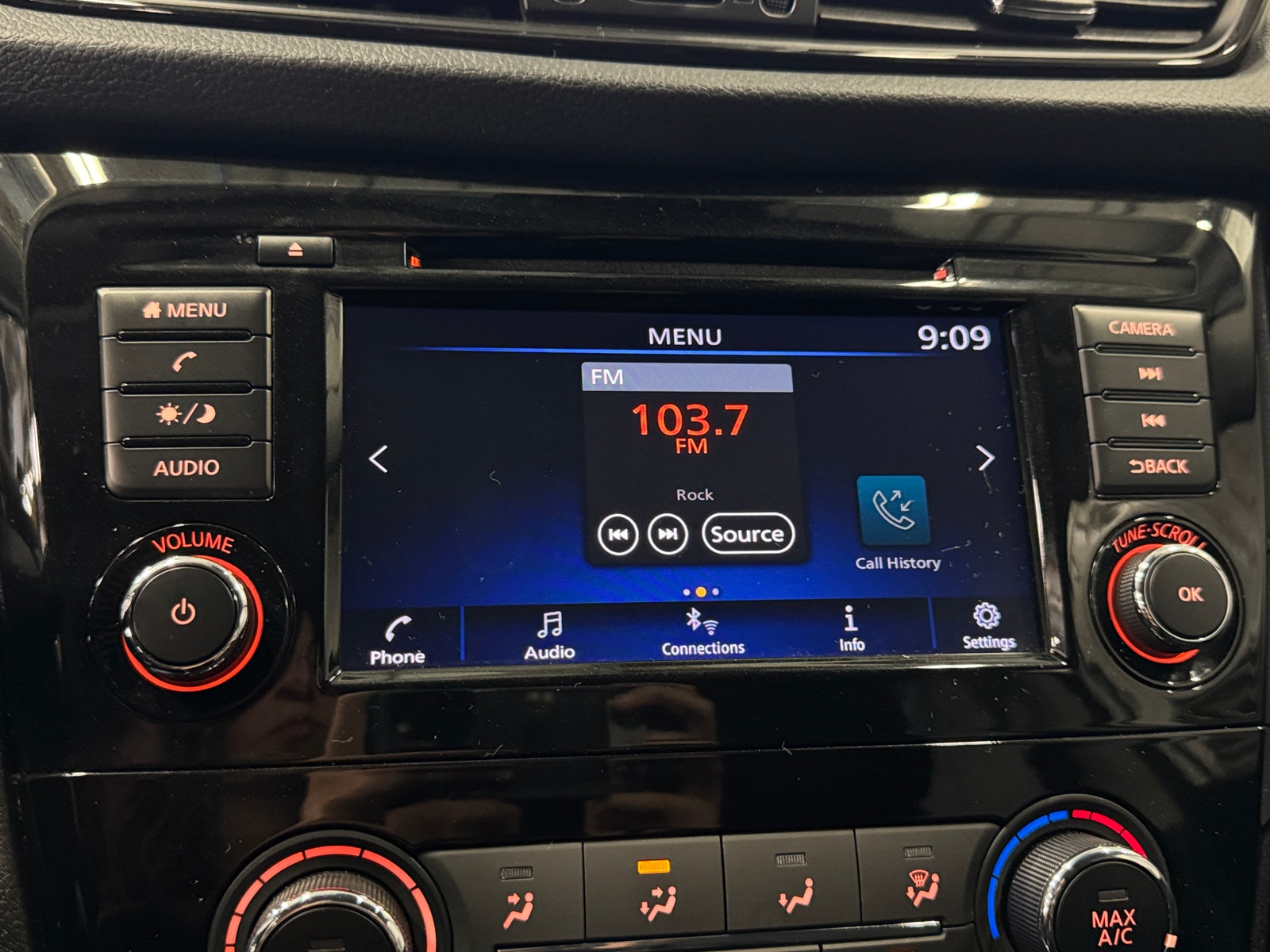 Thumbnail: 2019 Nissan Rogue - 4